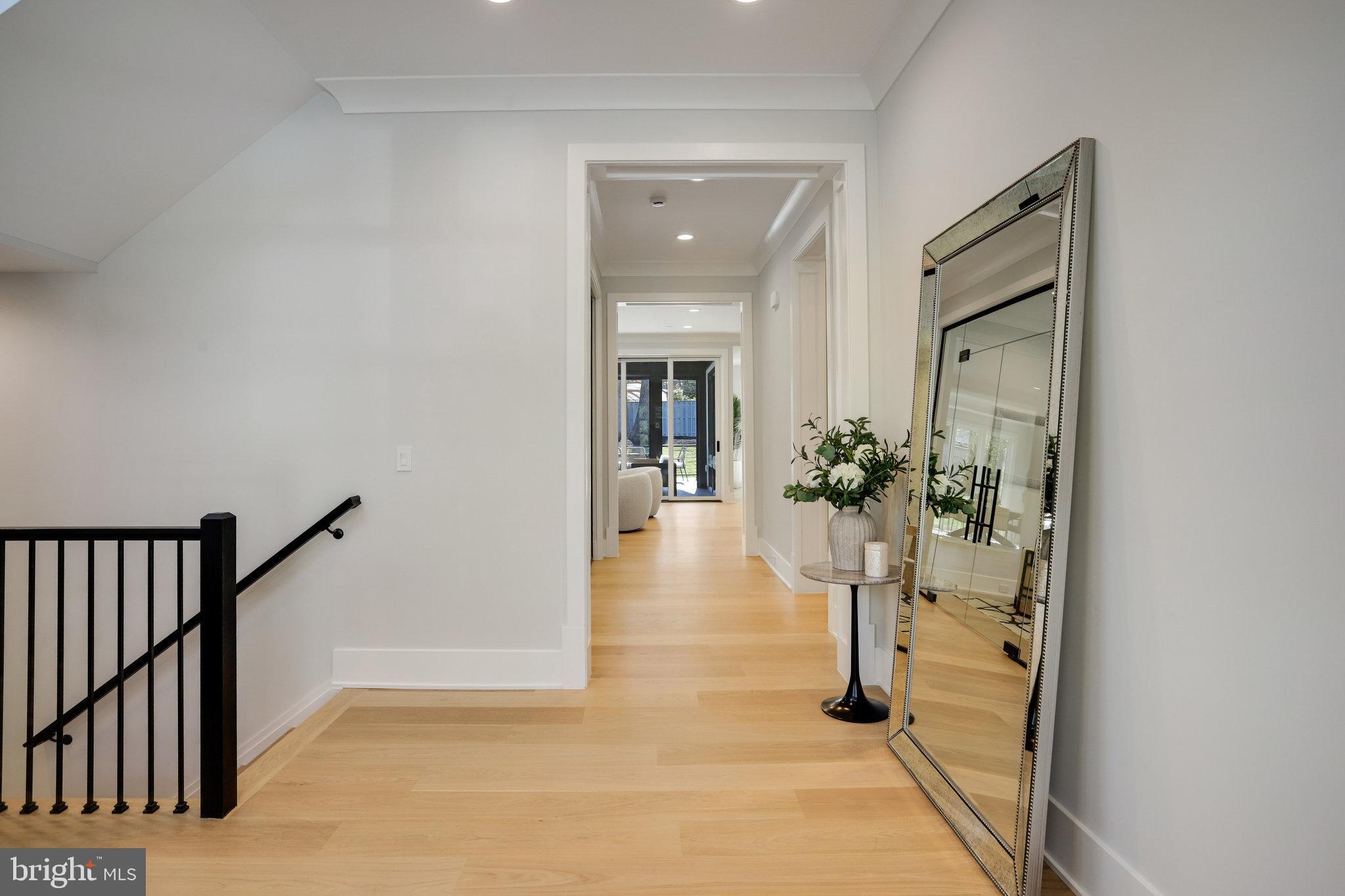 FAIRFAX VILLA - Residential