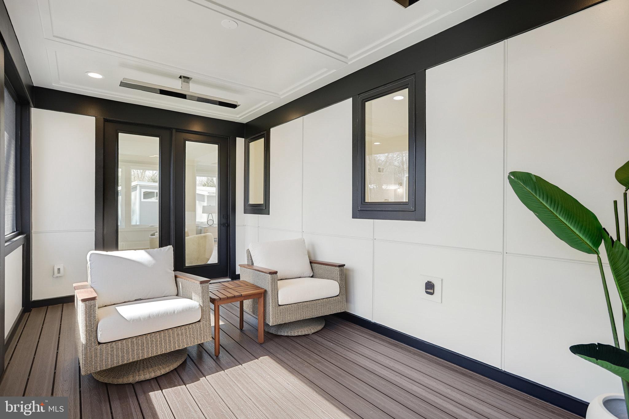 FAIRFAX VILLA - Residential