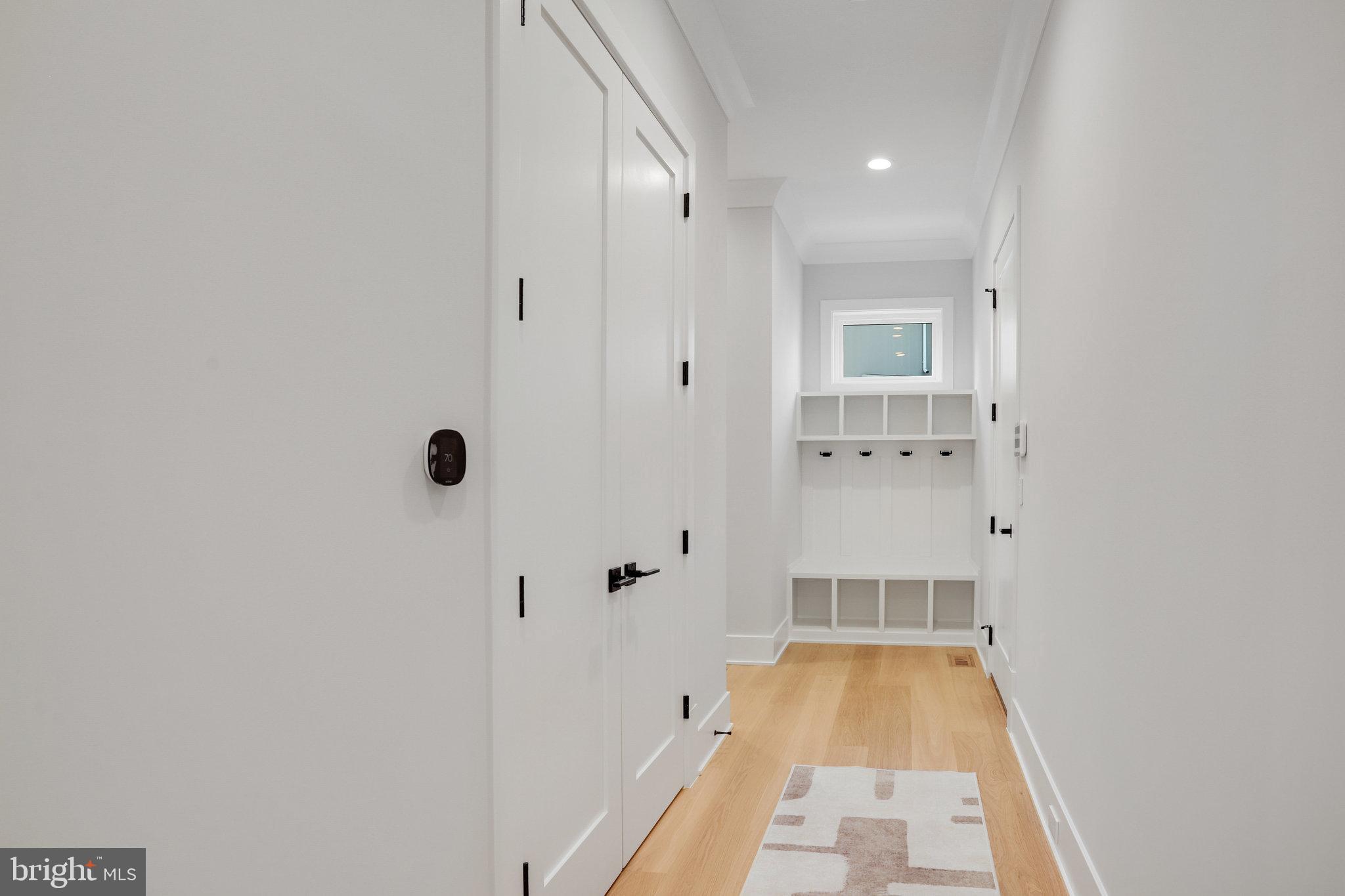 FAIRFAX VILLA - Residential