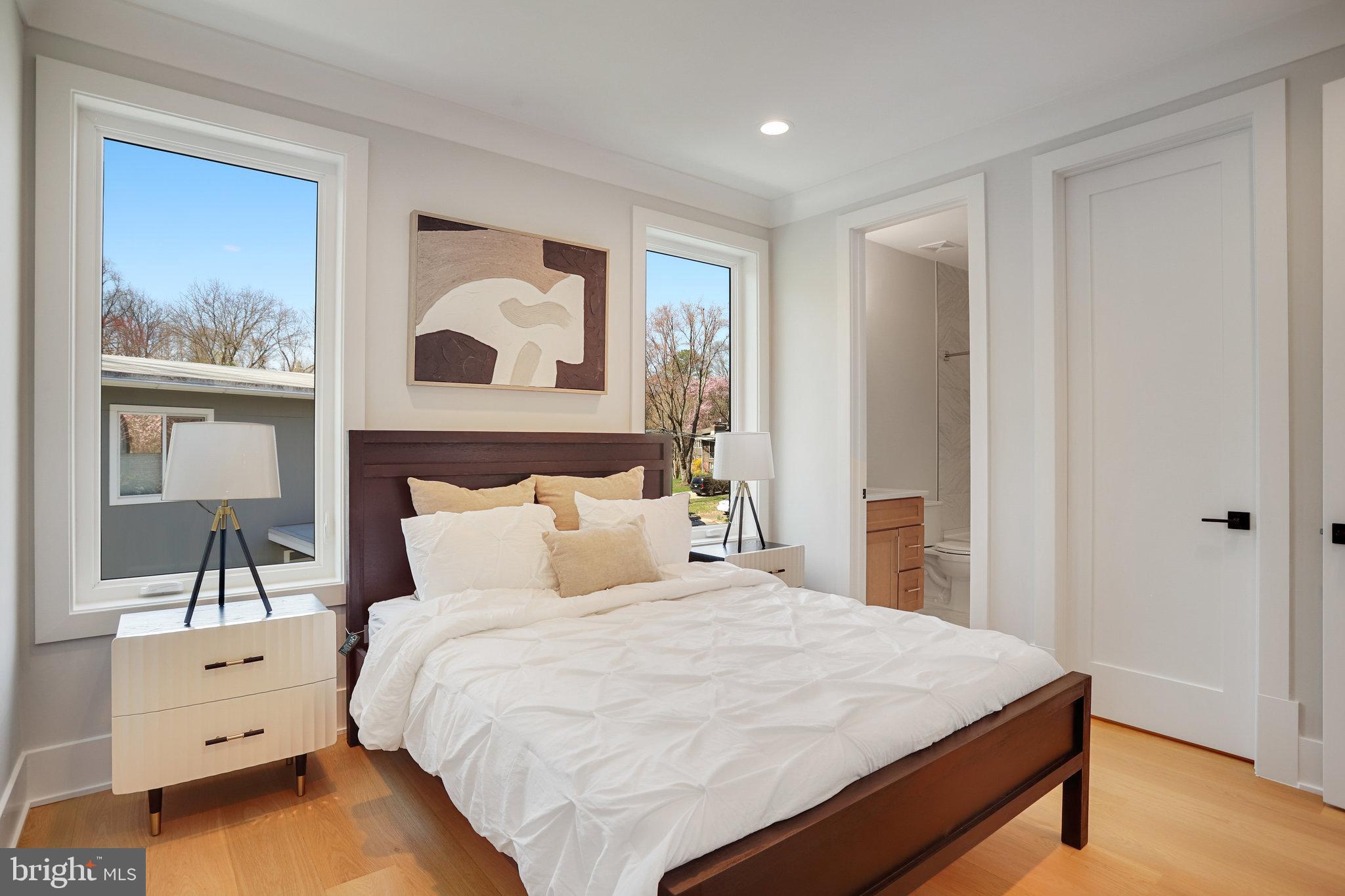 FAIRFAX VILLA - Residential