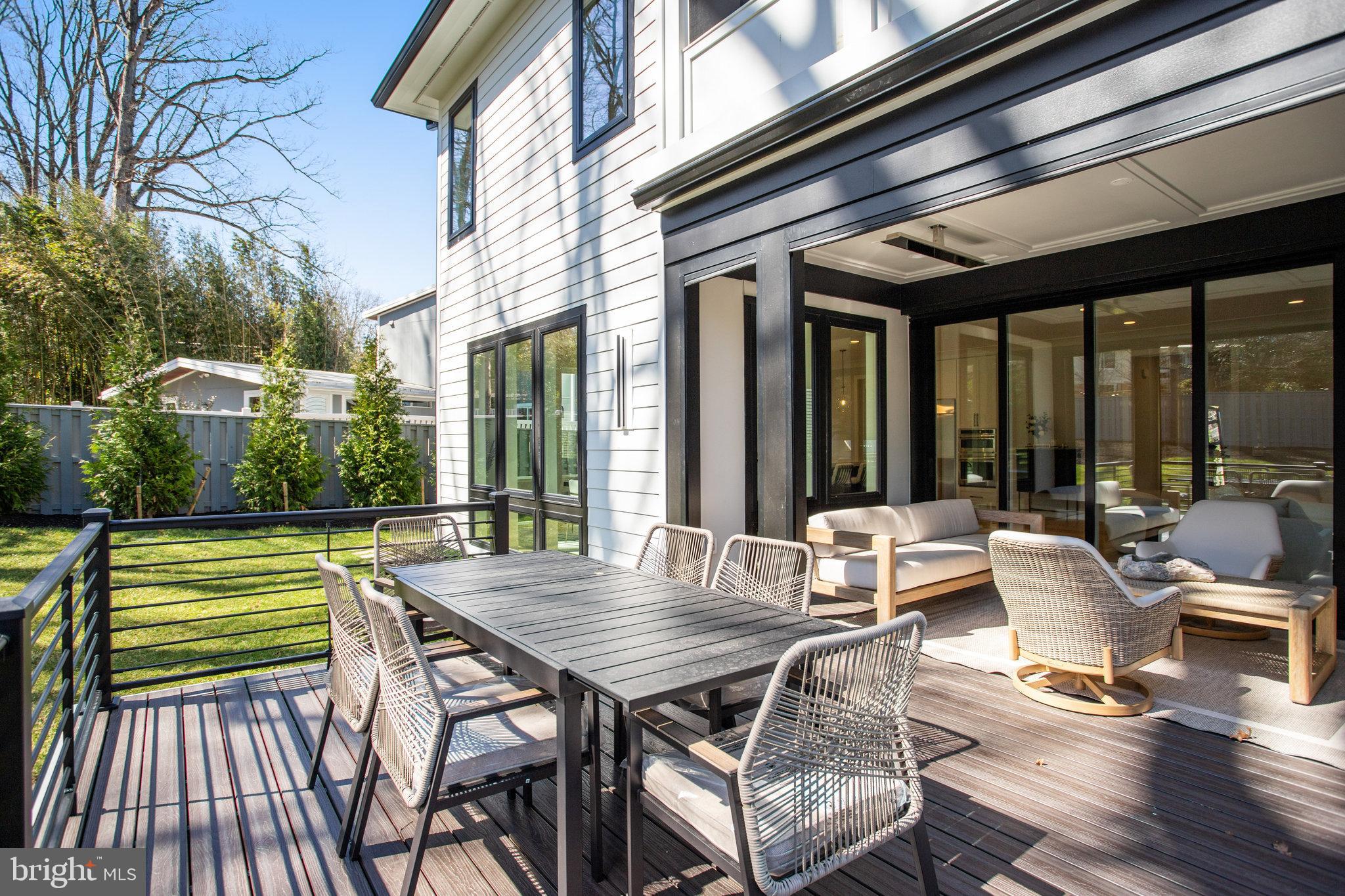 FAIRFAX VILLA - Residential