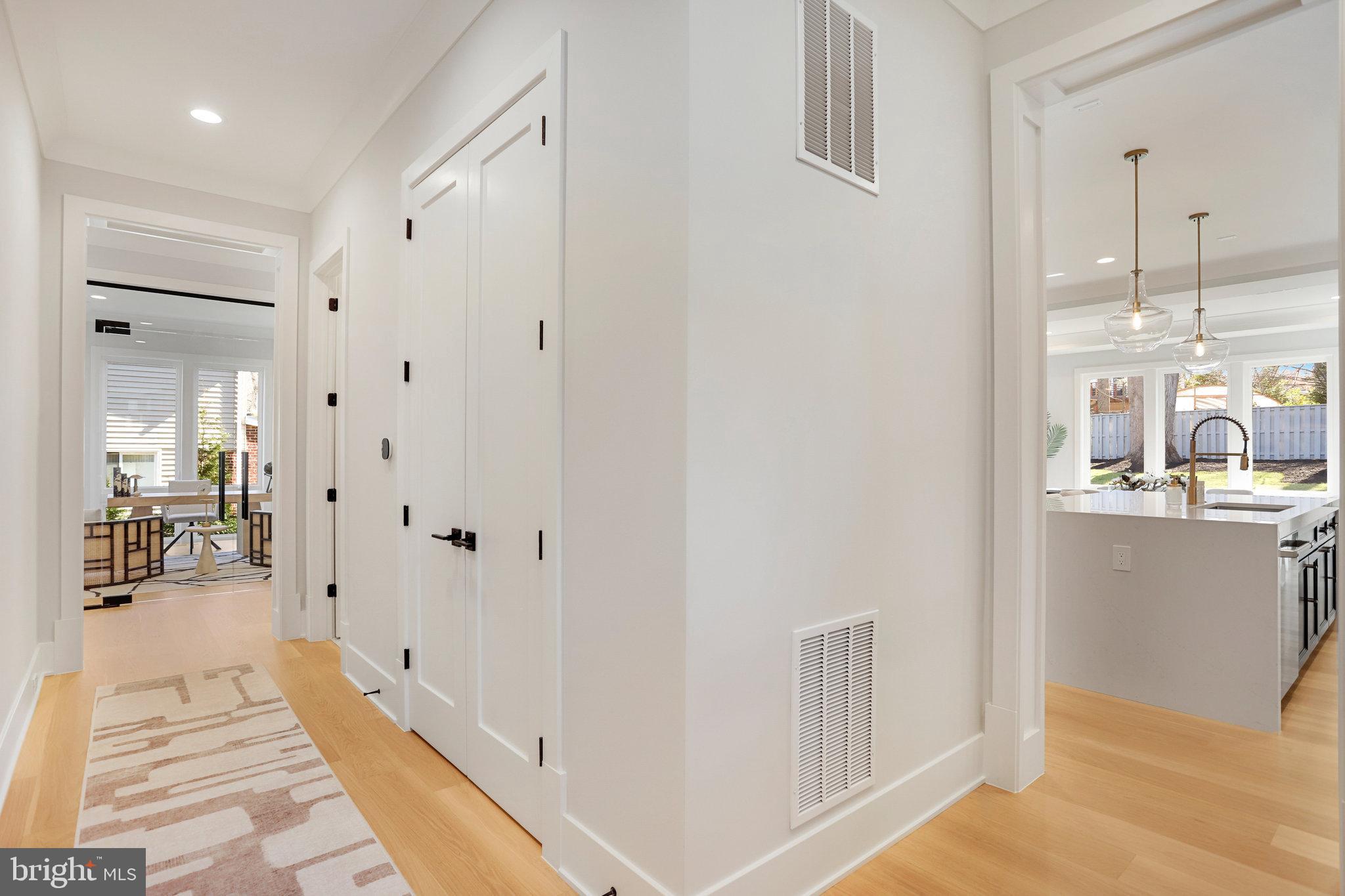 FAIRFAX VILLA - Residential