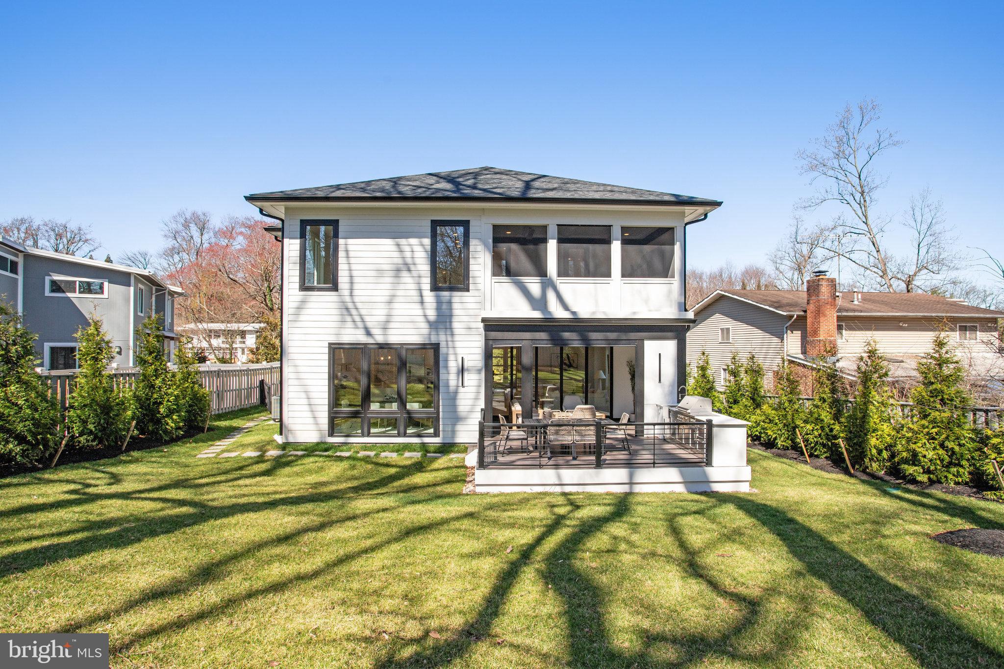 FAIRFAX VILLA - Residential