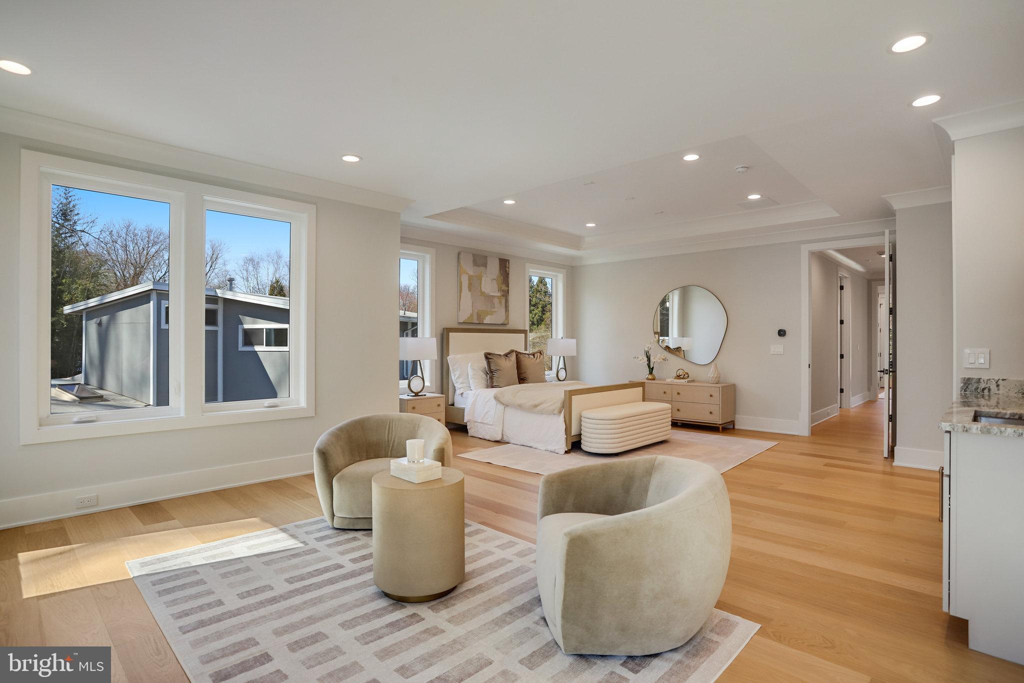 FAIRFAX VILLA - Residential