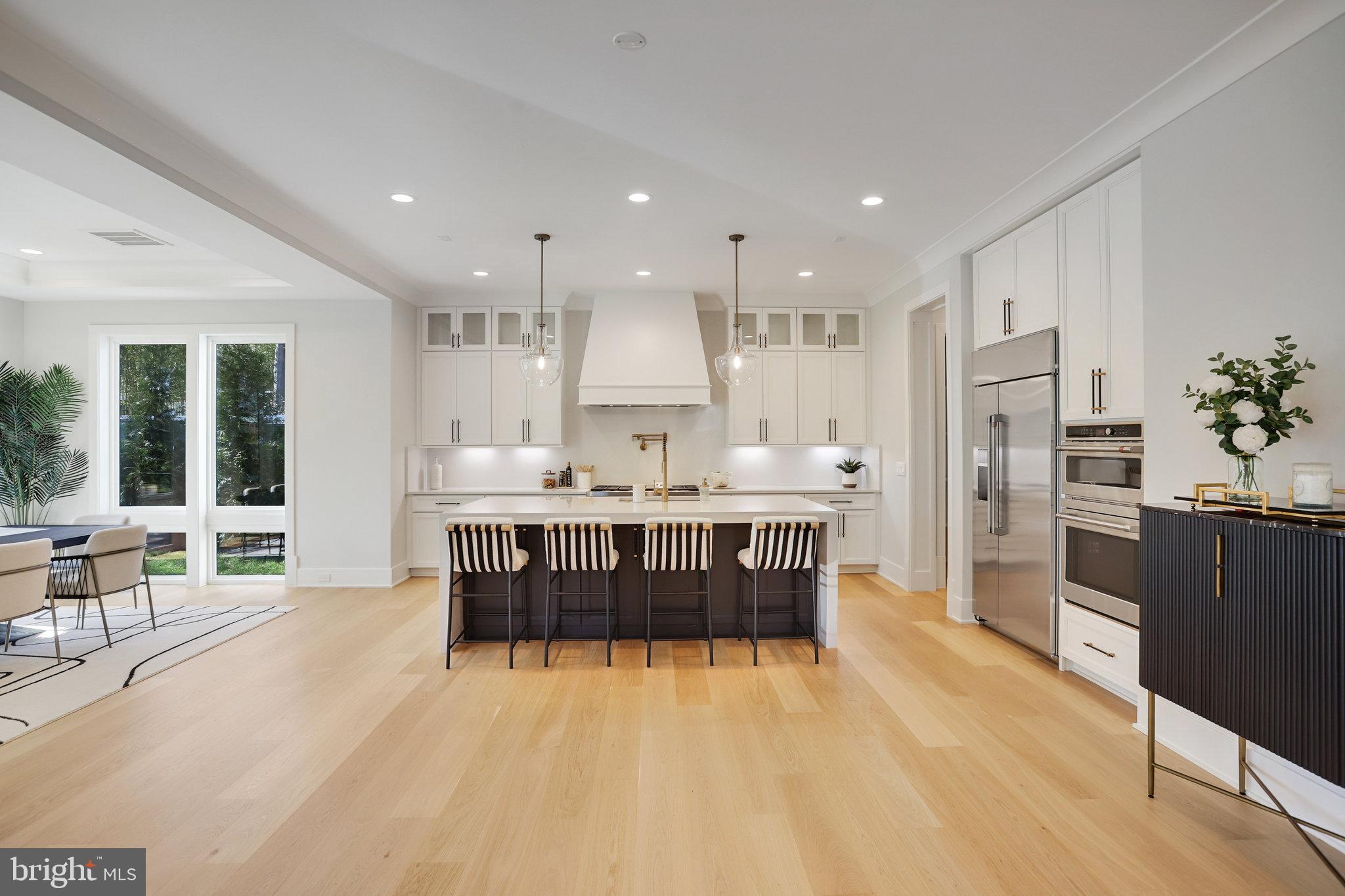 FAIRFAX VILLA - Residential