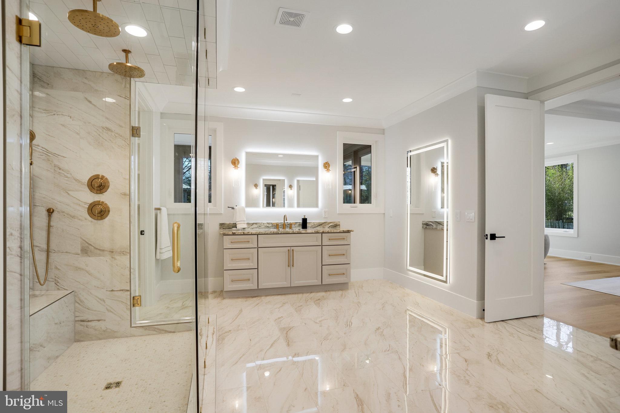 FAIRFAX VILLA - Residential