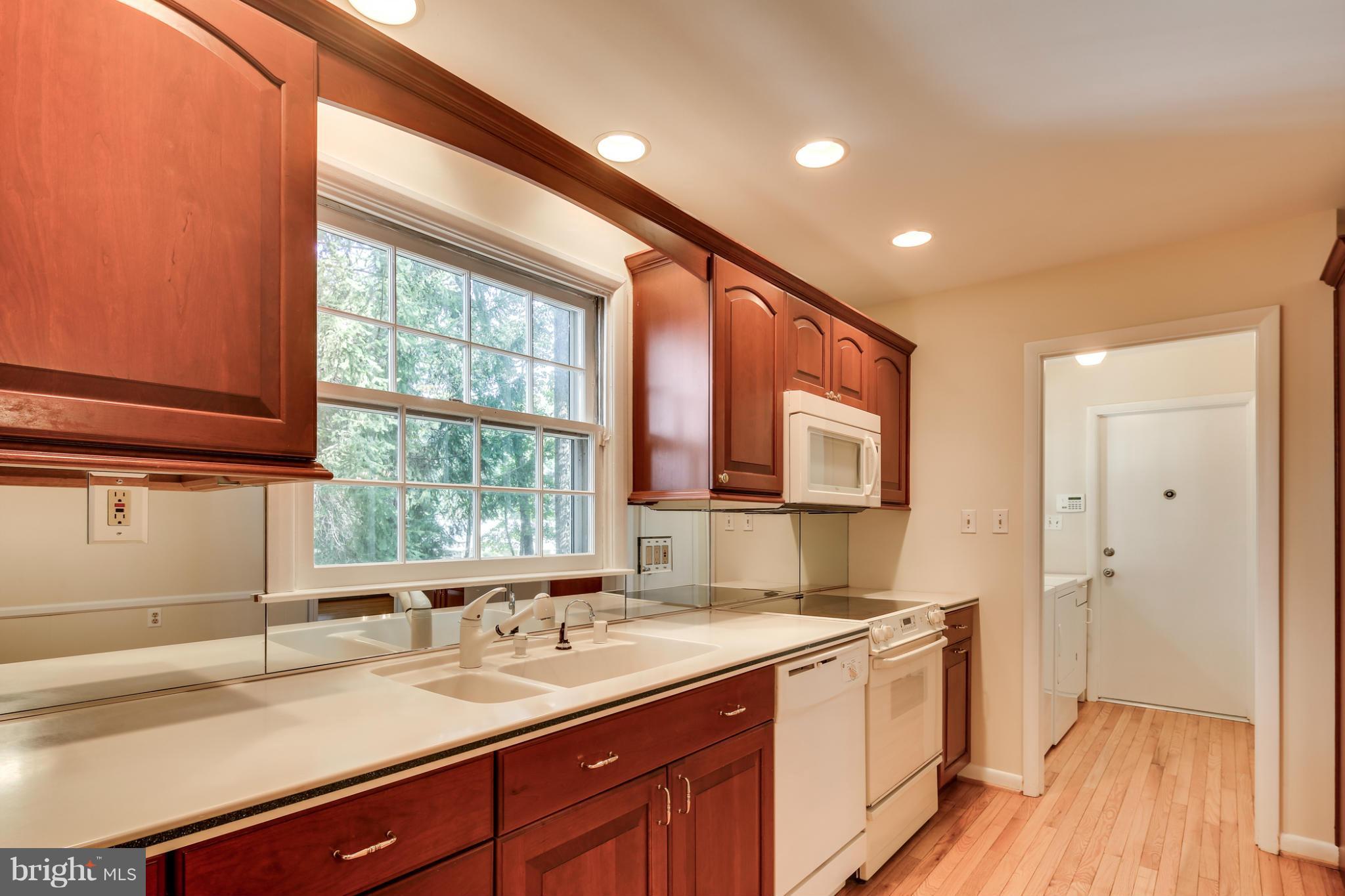 THE OAKS - Residential