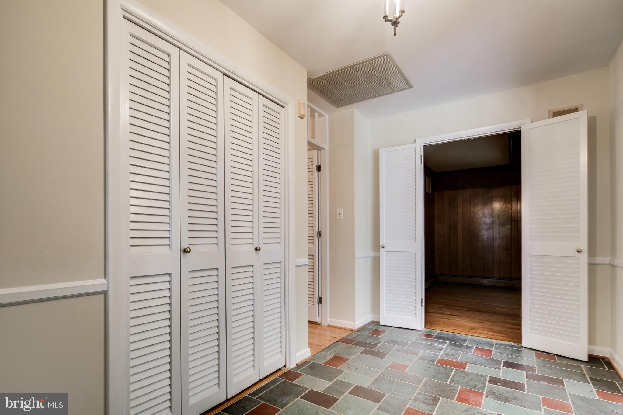 THE OAKS - Residential