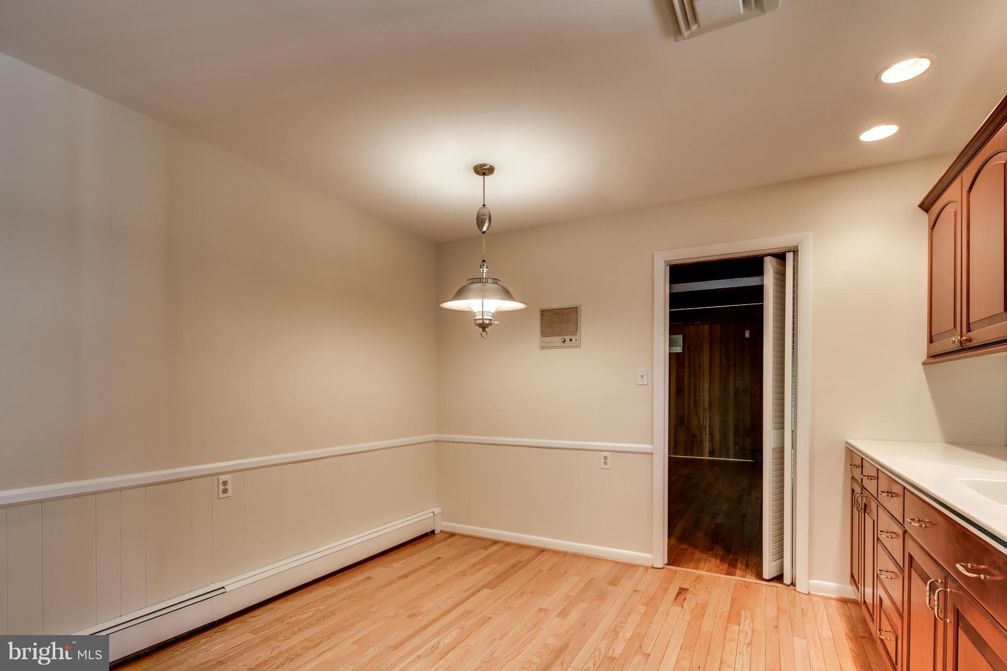 THE OAKS - Residential