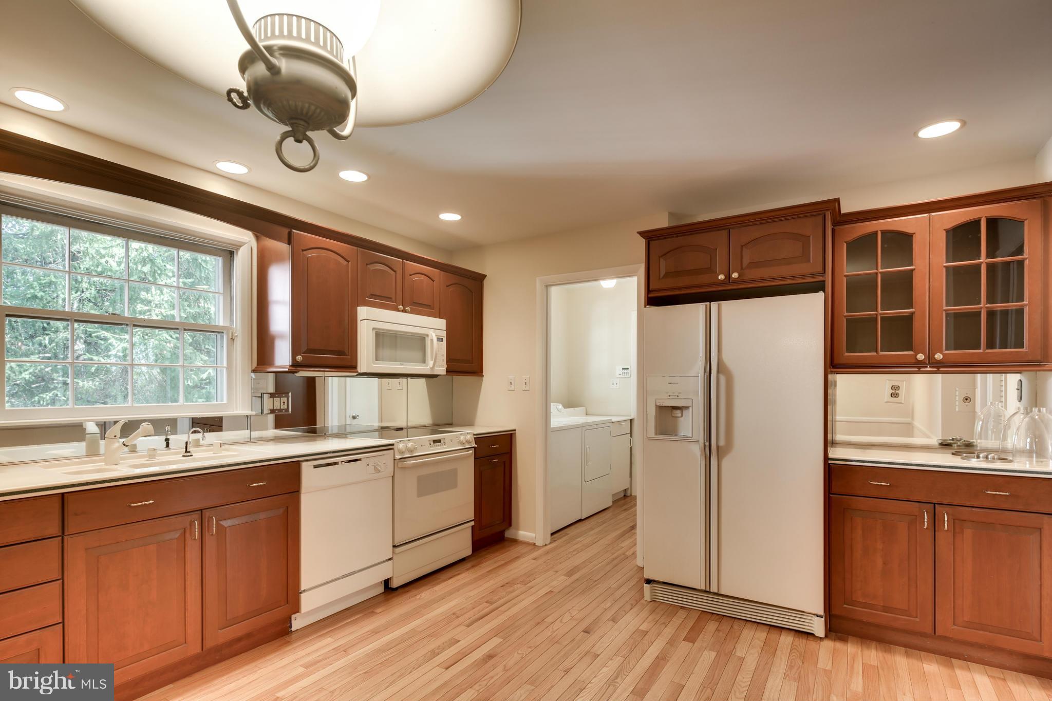 THE OAKS - Residential