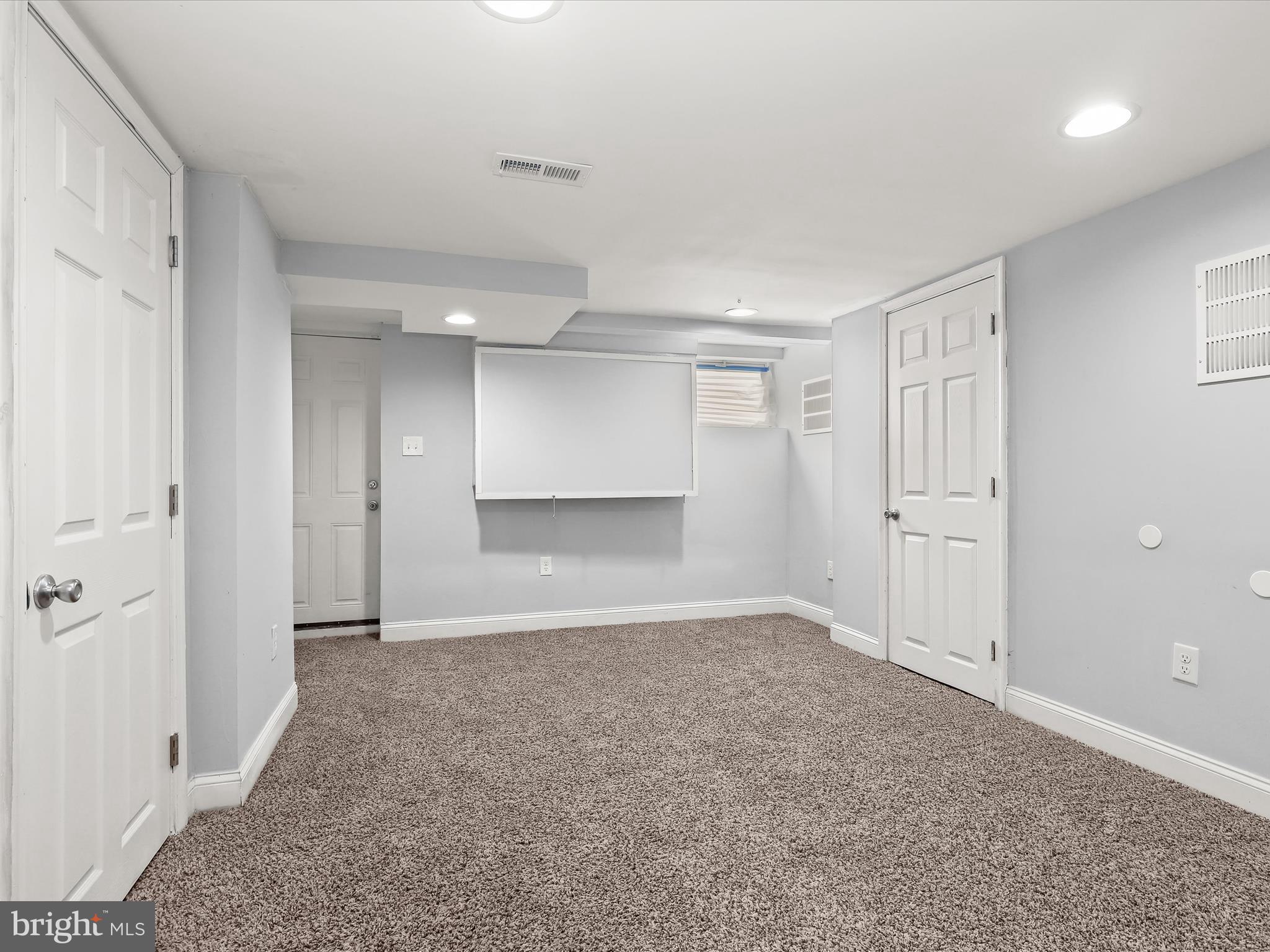 WOODMERE - Residential