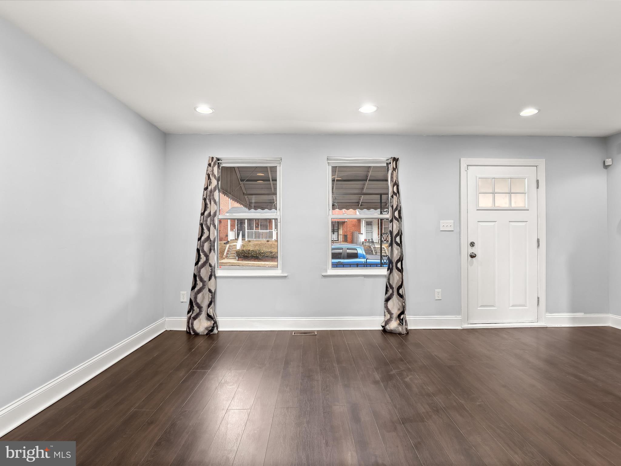 WOODMERE - Residential