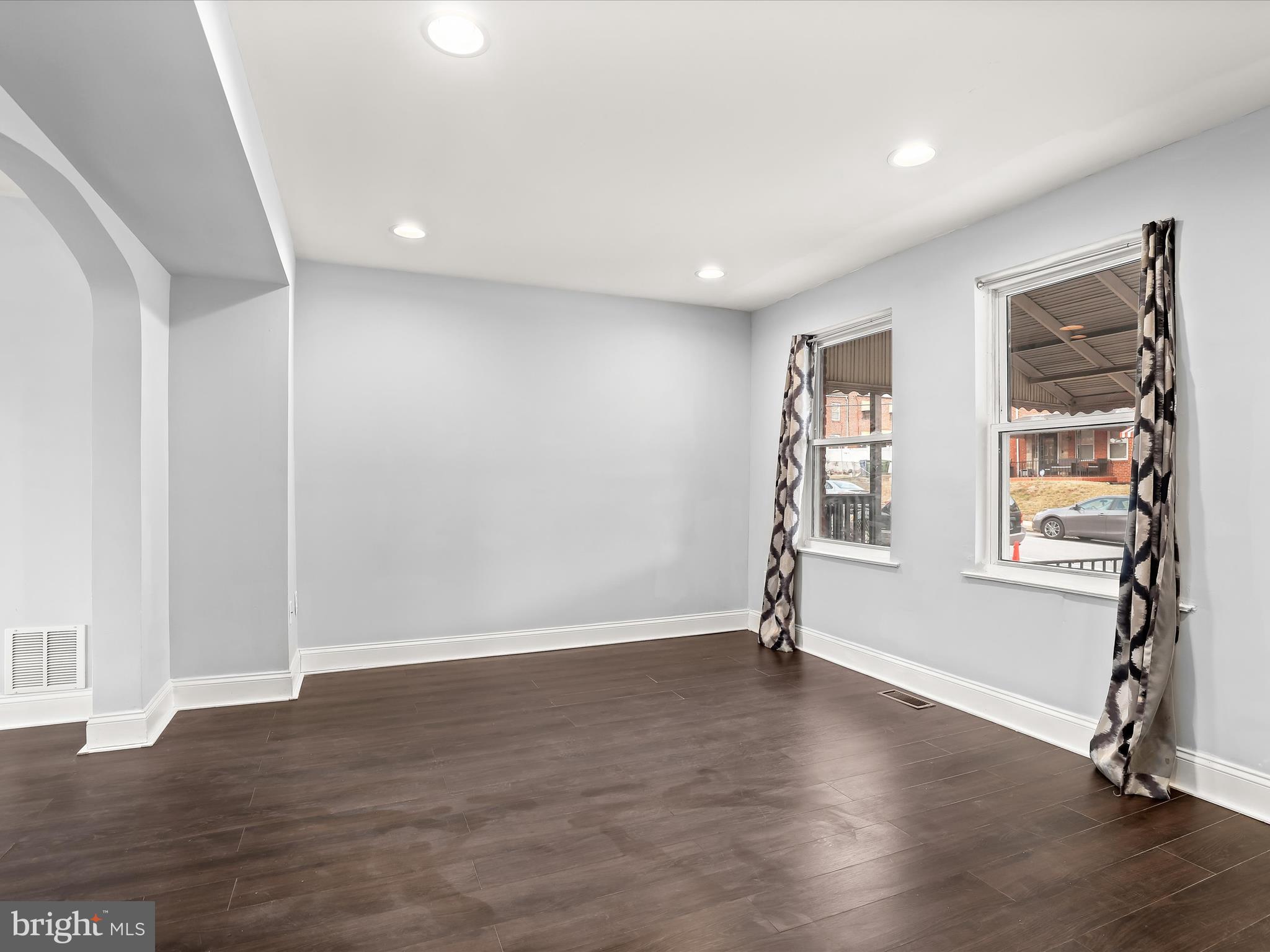 WOODMERE - Residential