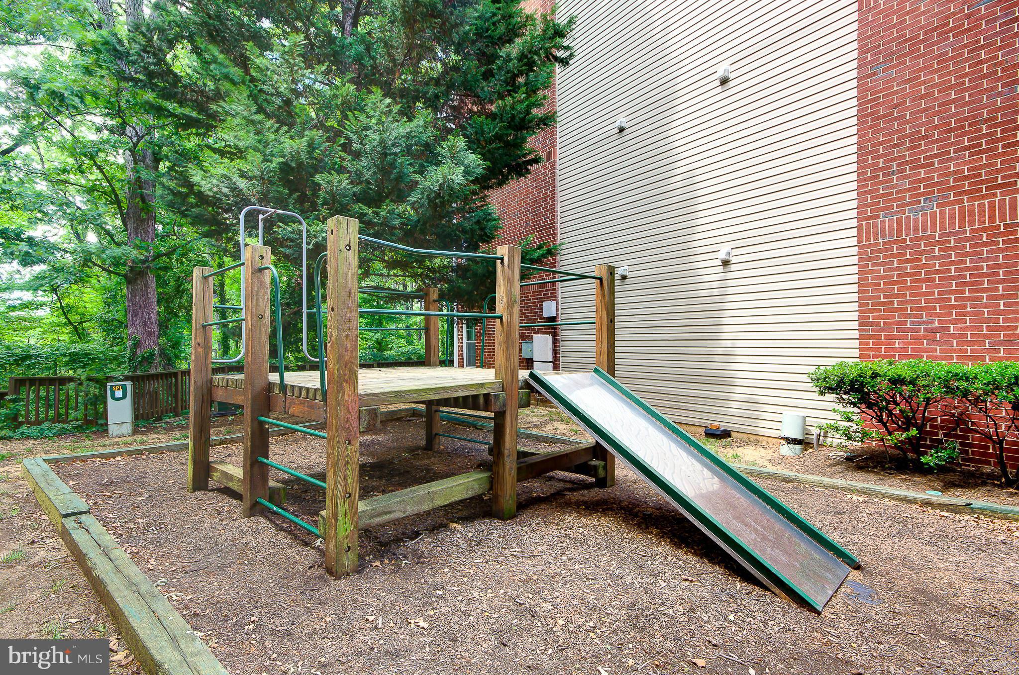 POINTE AT PARK CENTER - Residential