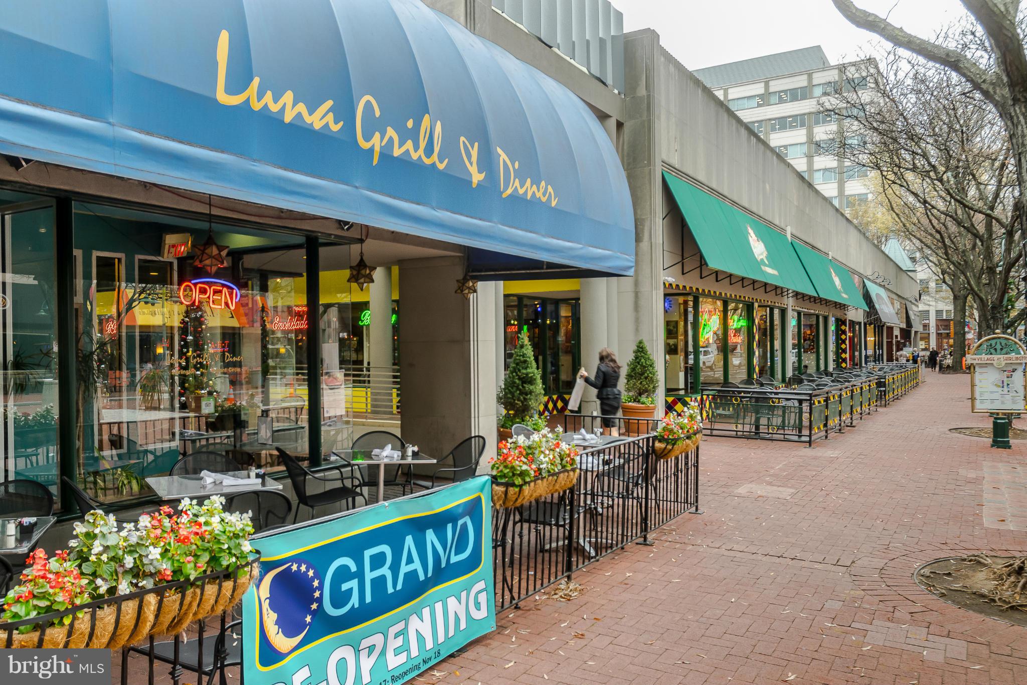 POINTE AT PARK CENTER - Residential