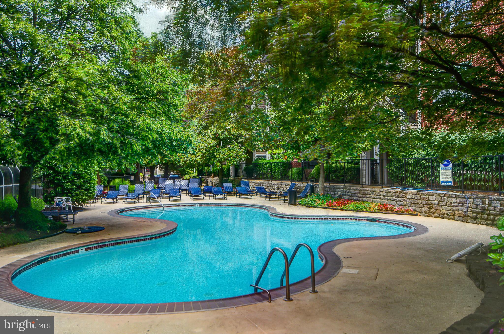 POINTE AT PARK CENTER - Residential