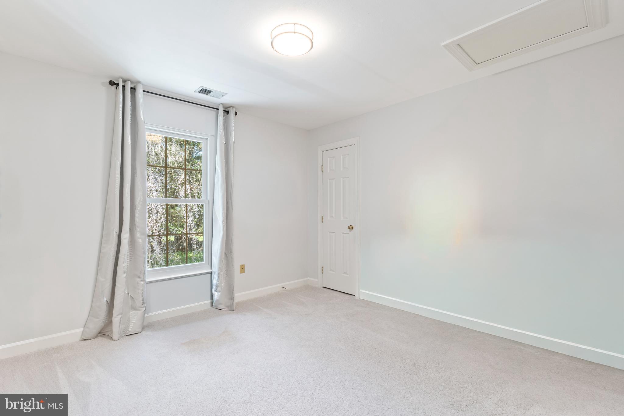 ASHLEY HOLLOW - Residential