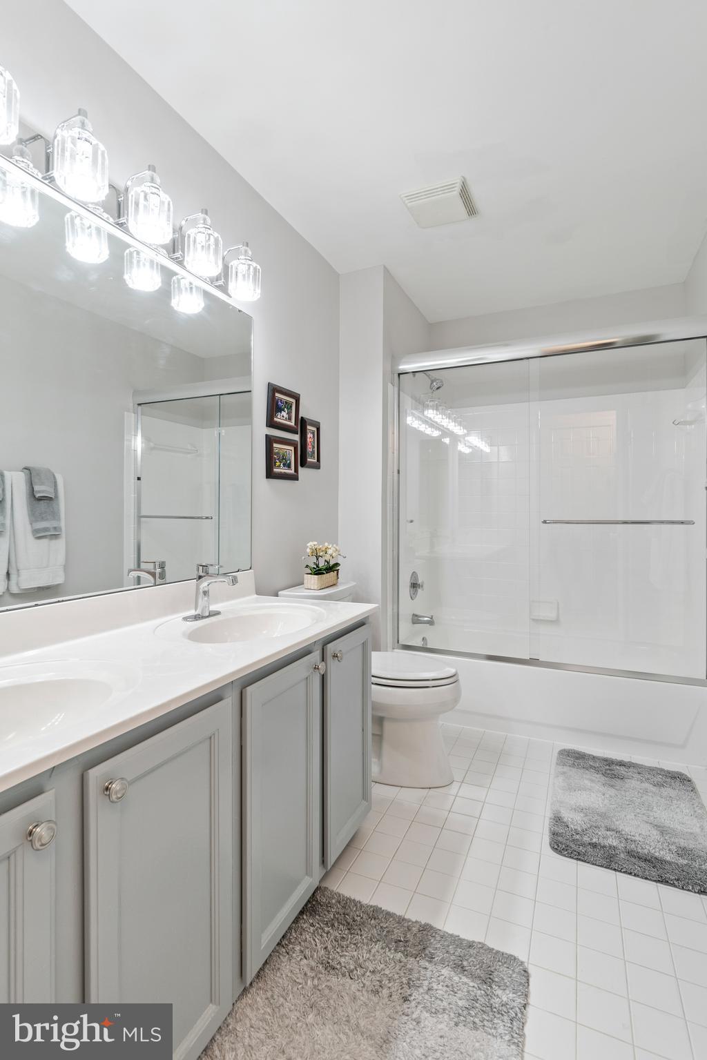 ASHLEY HOLLOW - Residential