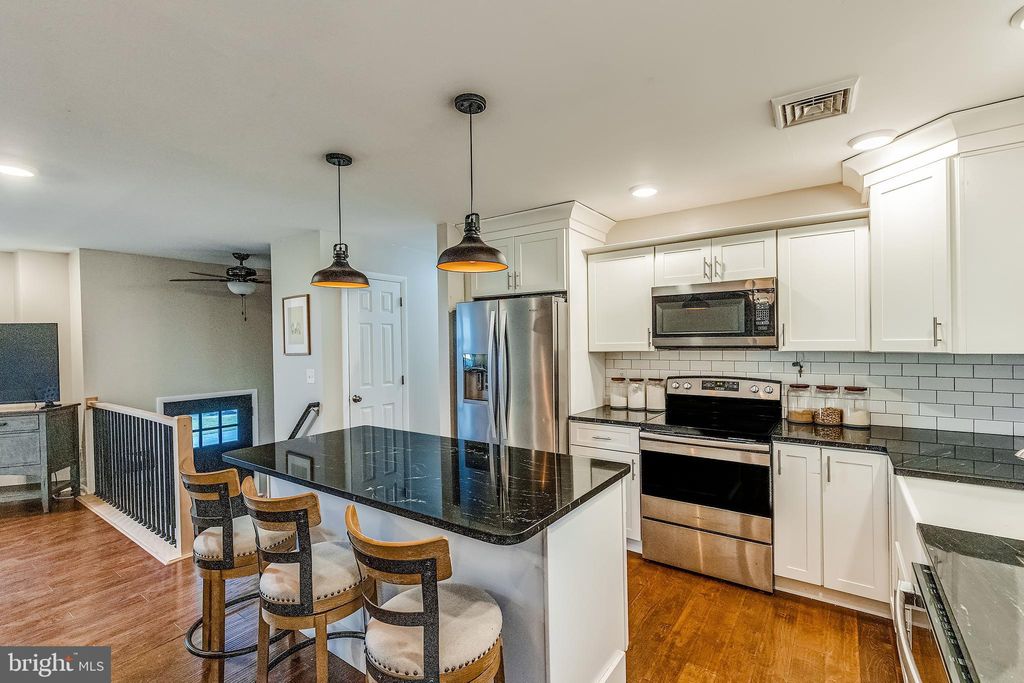 Photo of 47 Parkview Drive, ELIZABETHTOWN, PA 17022 (MLS # PALA2066630)