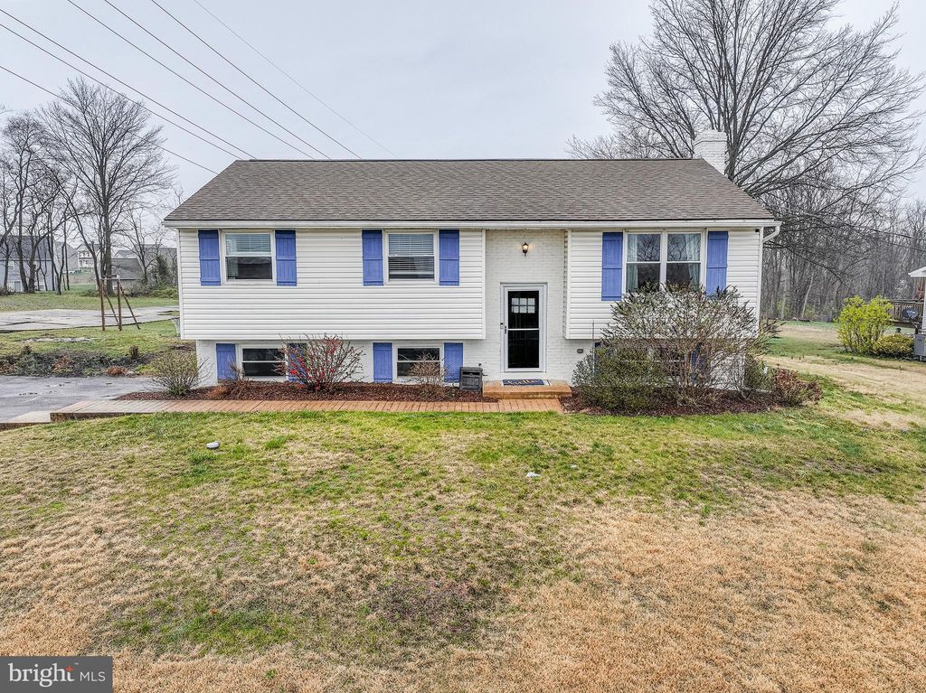 Photo of 47 Parkview Drive, ELIZABETHTOWN, PA 17022 (MLS # PALA2066630)