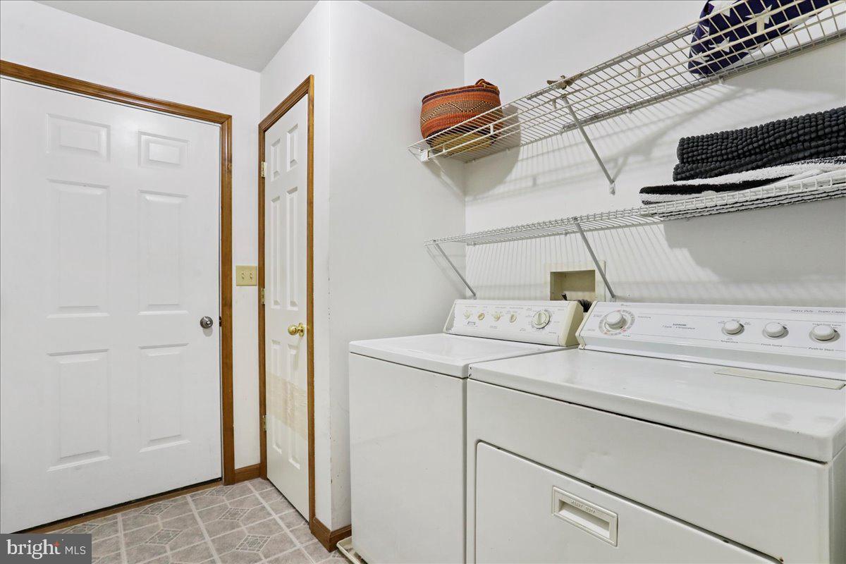 HAMPTON HILLS - Residential