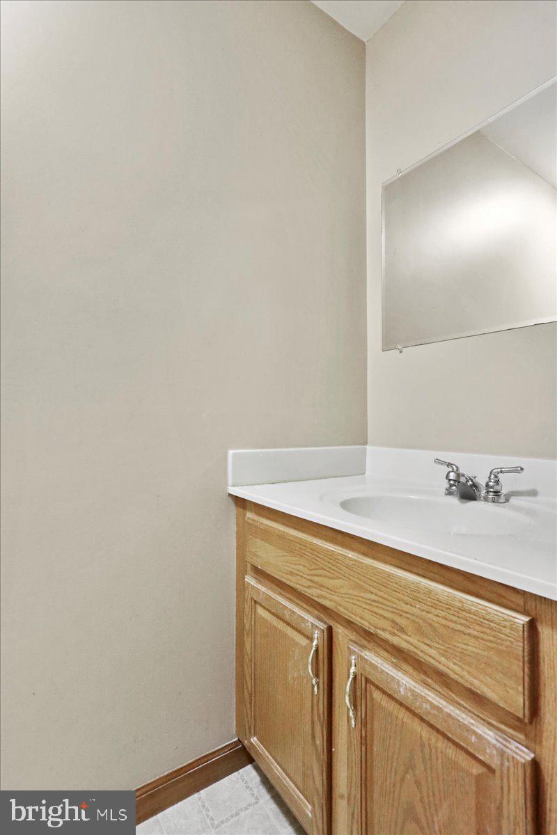 HAMPTON HILLS - Residential