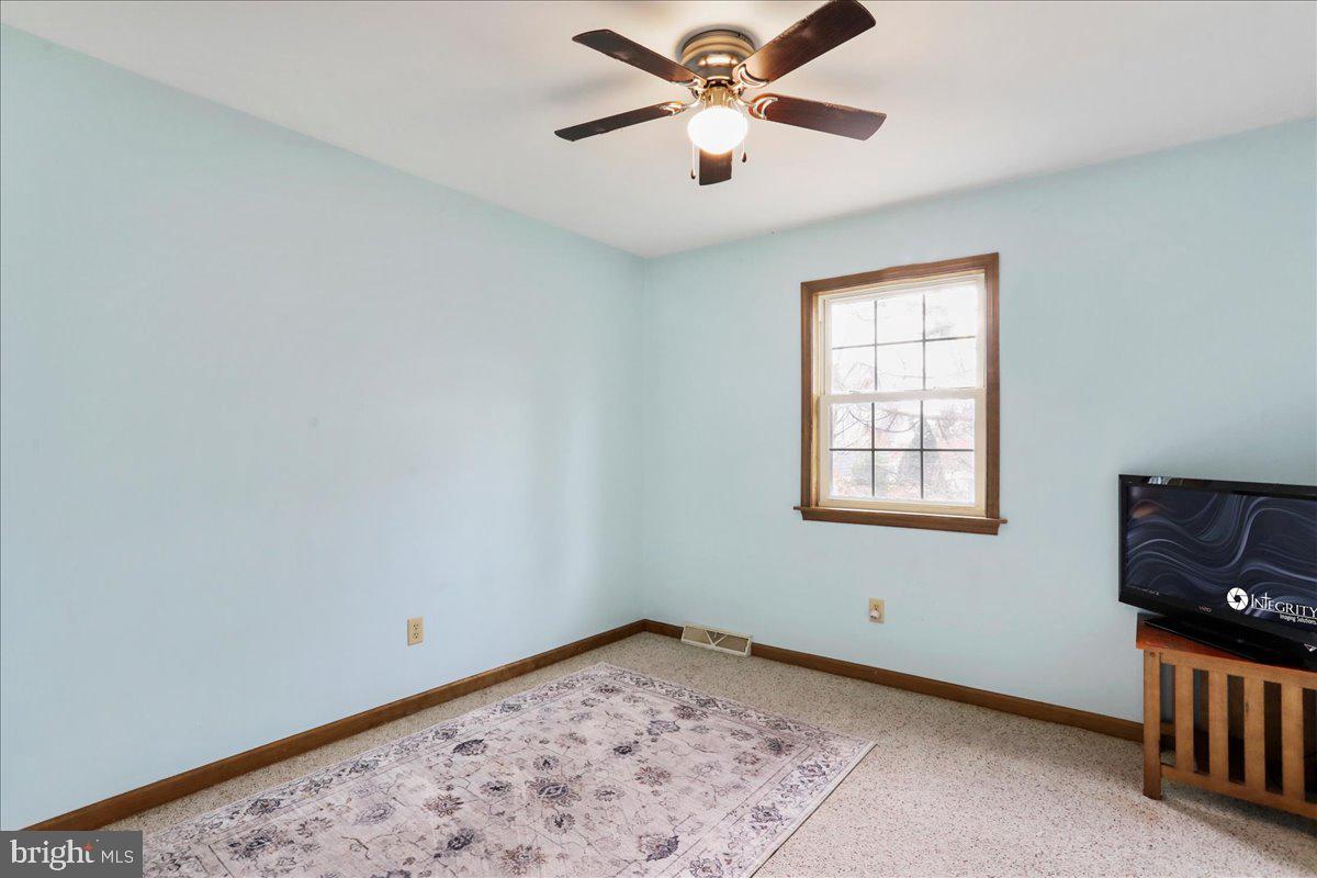 HAMPTON HILLS - Residential