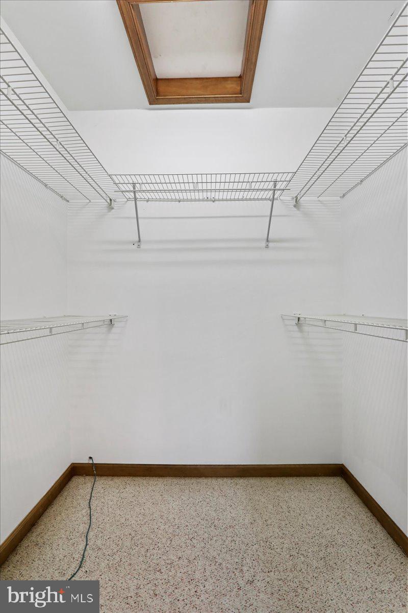 HAMPTON HILLS - Residential