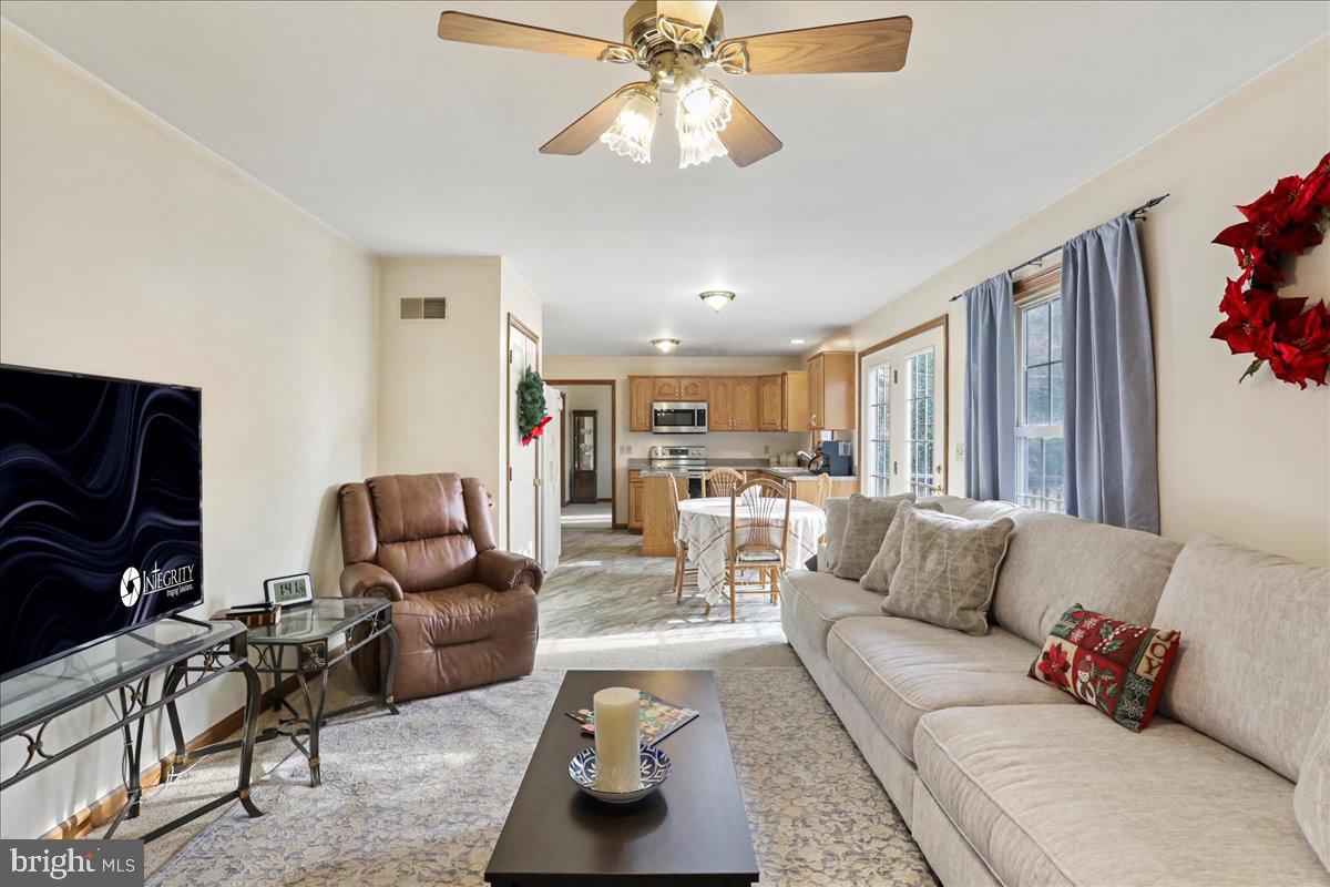 HAMPTON HILLS - Residential