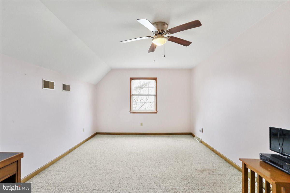 HAMPTON HILLS - Residential