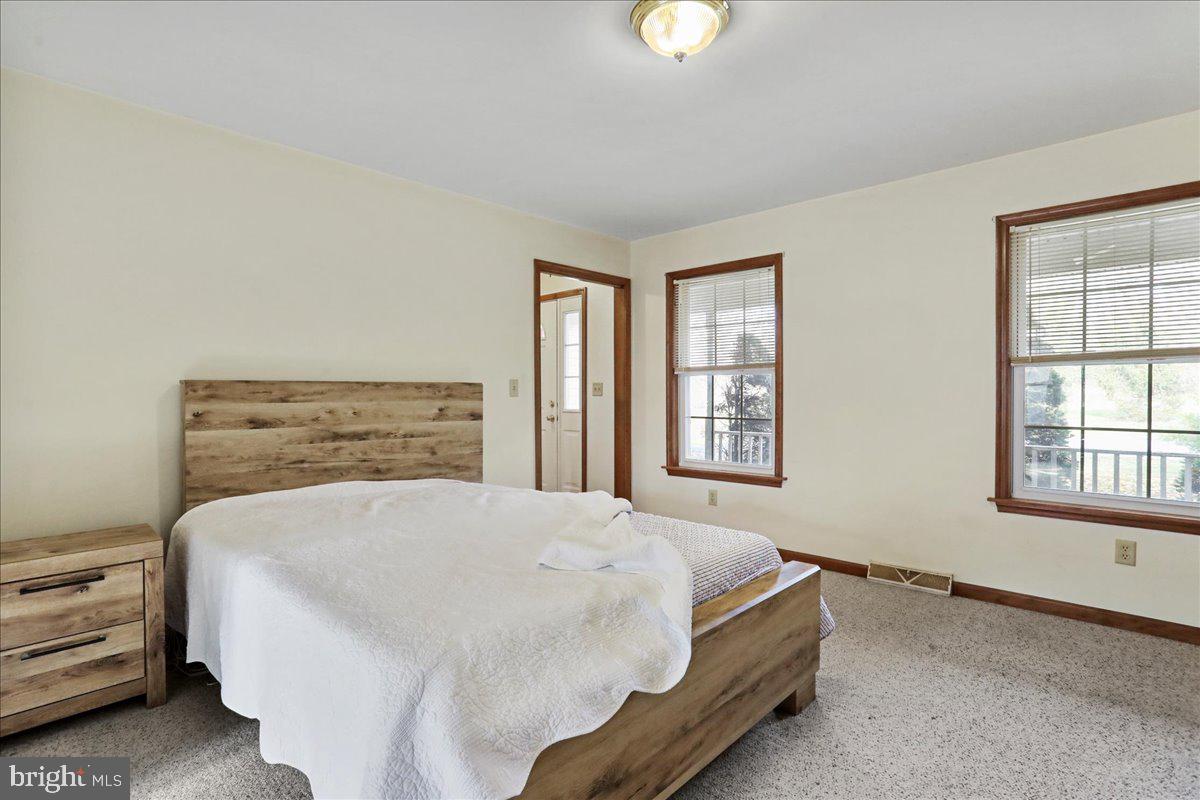 HAMPTON HILLS - Residential