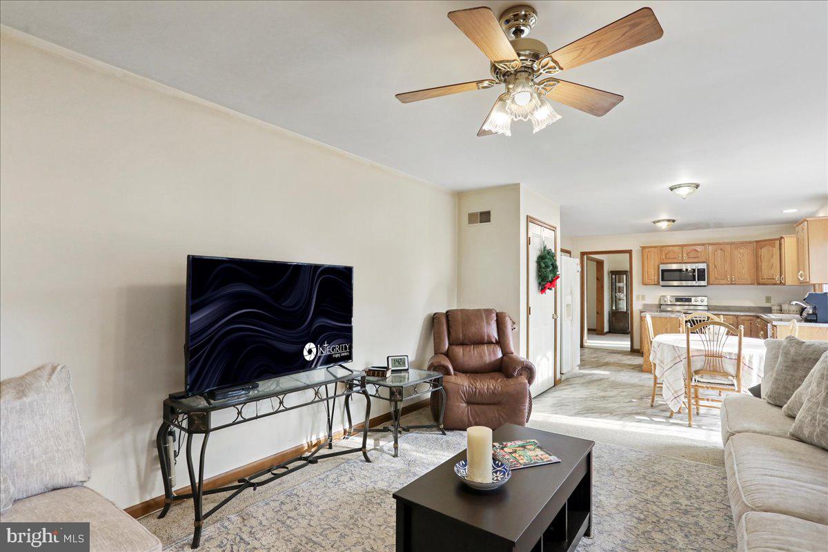 HAMPTON HILLS - Residential