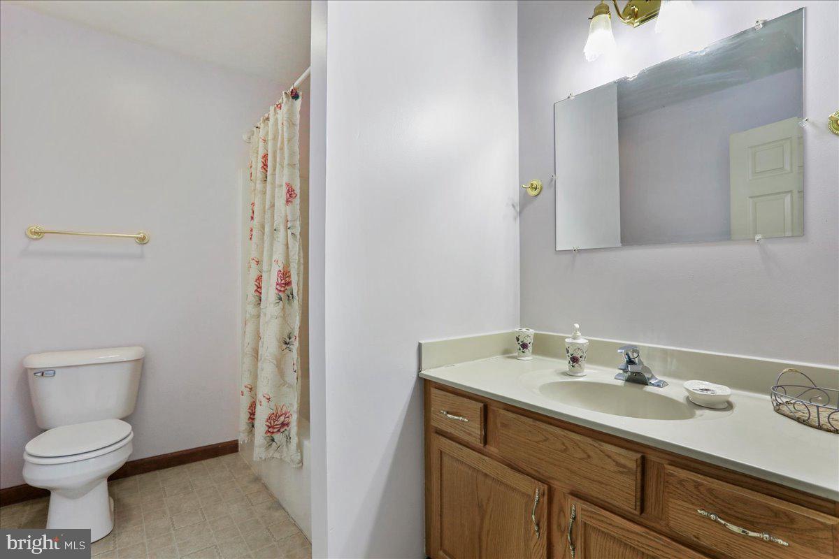 HAMPTON HILLS - Residential