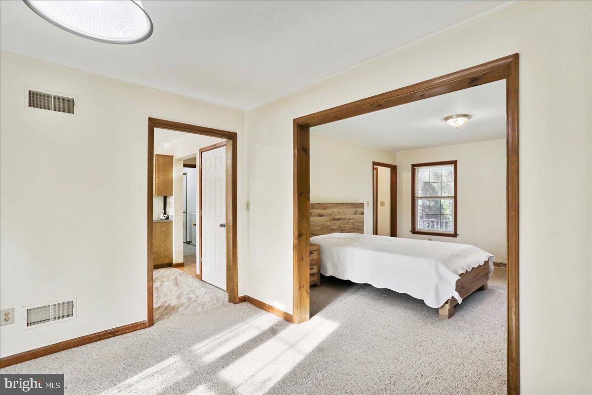 HAMPTON HILLS - Residential