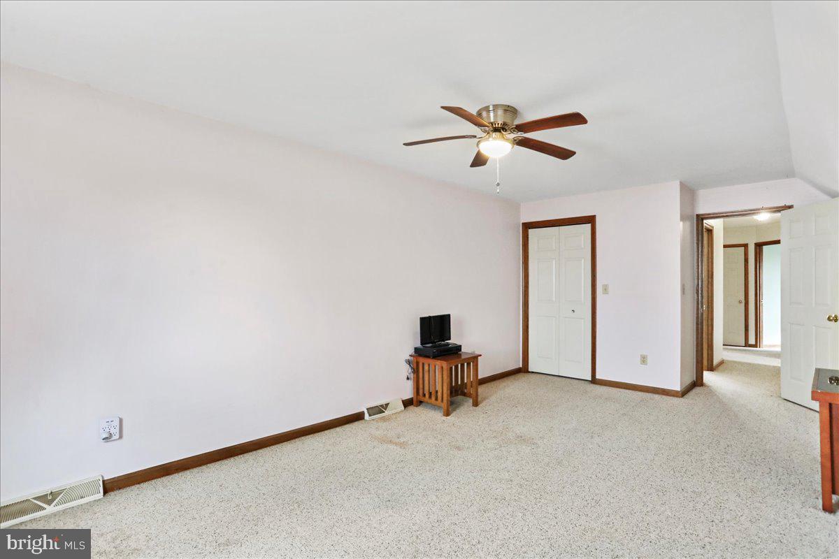 HAMPTON HILLS - Residential