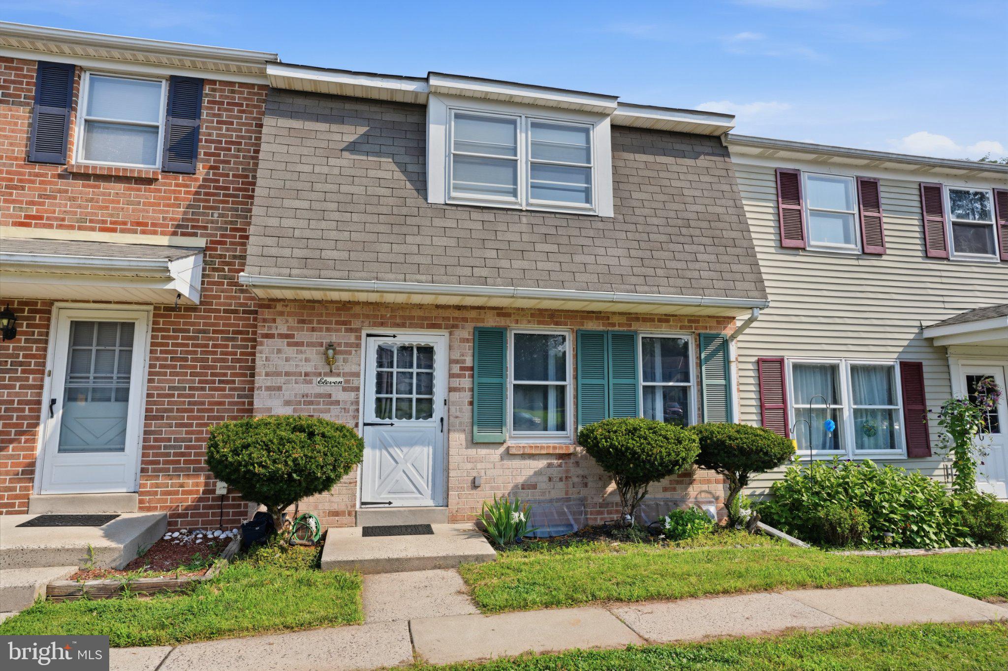 11 VALLEY DRIVE