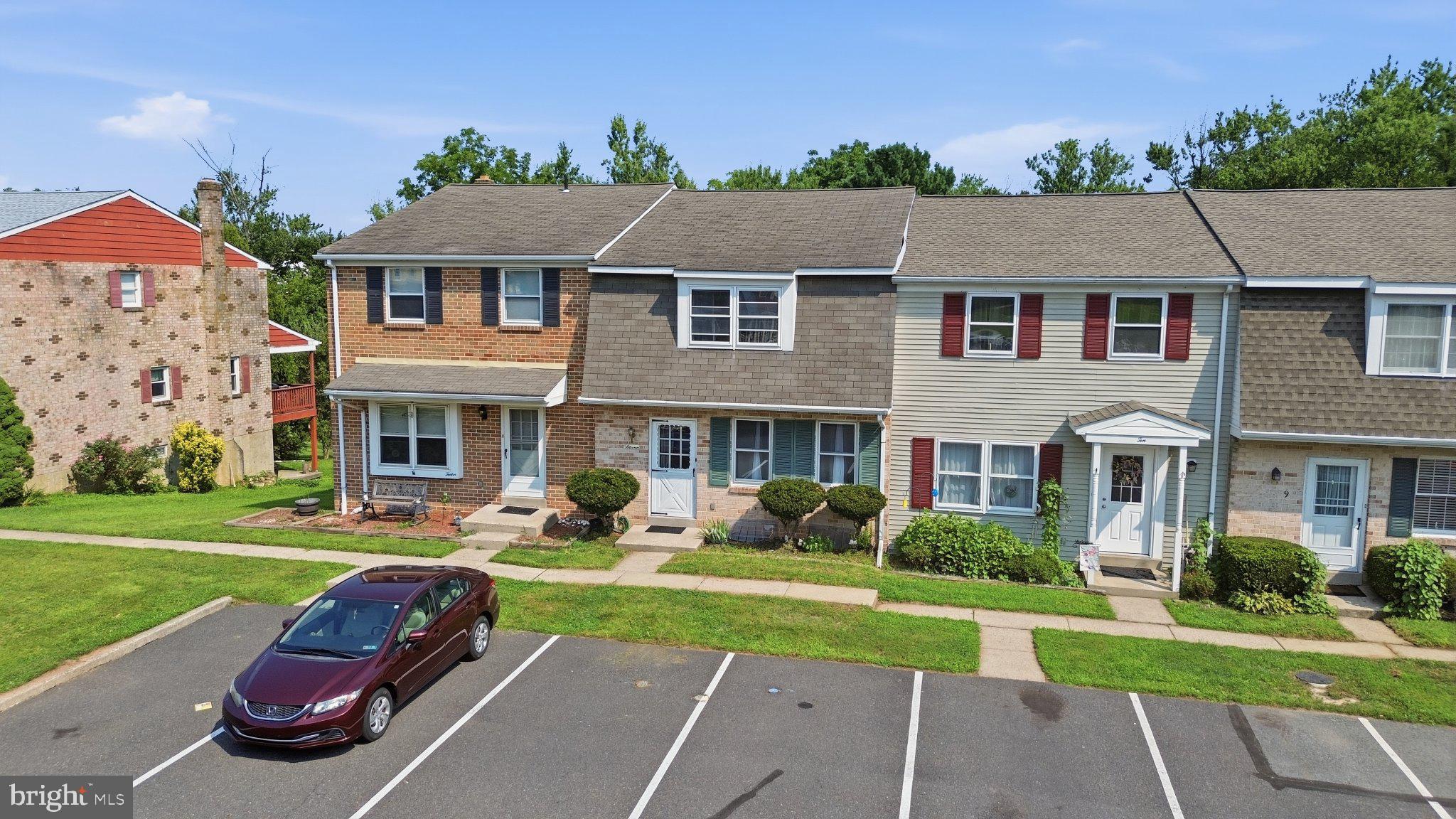 11 VALLEY DRIVE