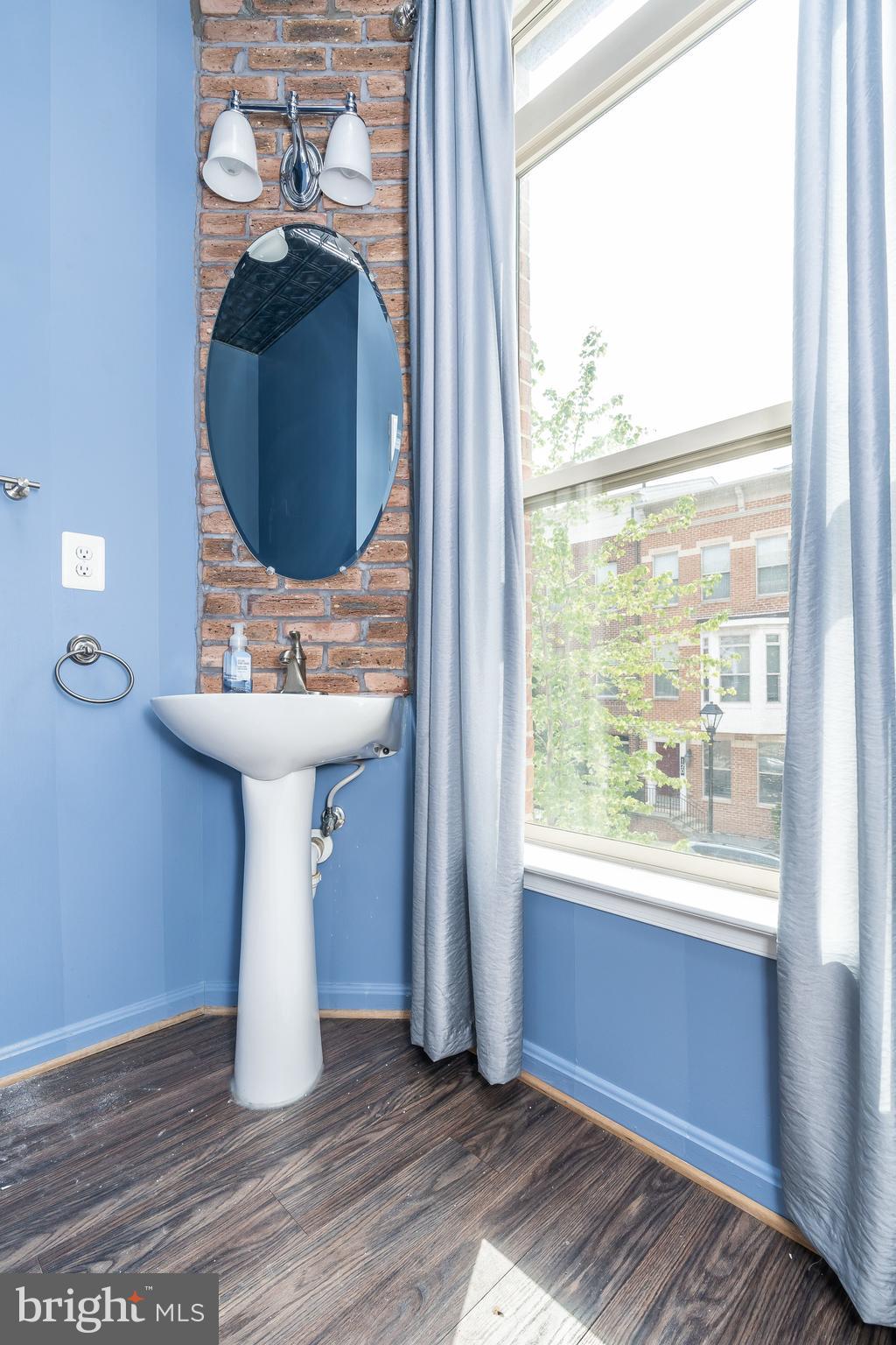 ALBEMARLE SQUARE - Residential Lease