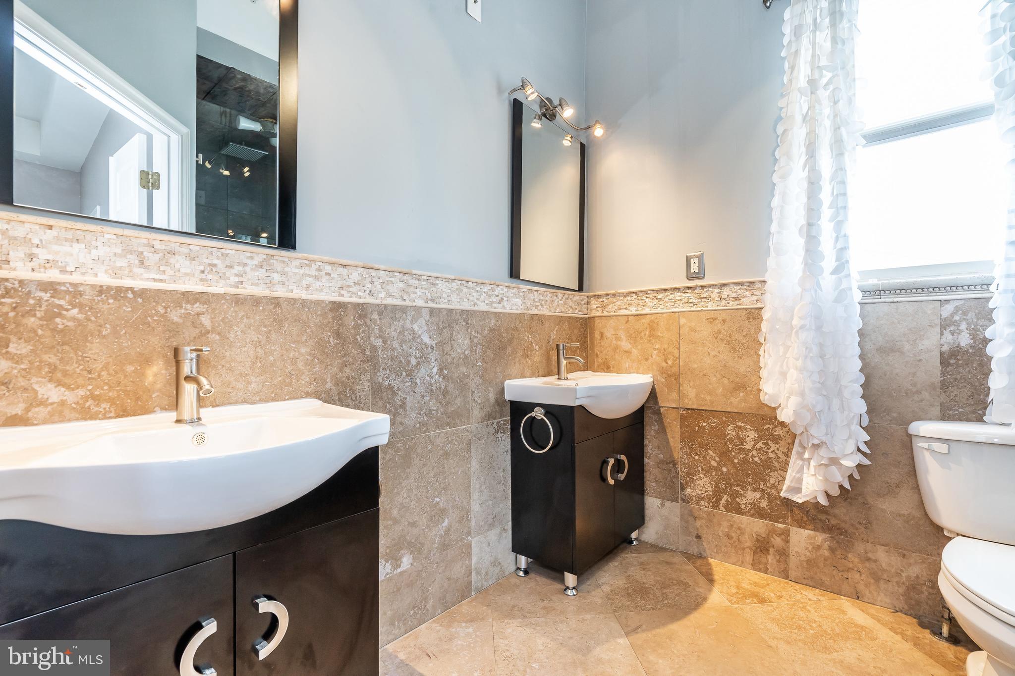 ALBEMARLE SQUARE - Residential Lease