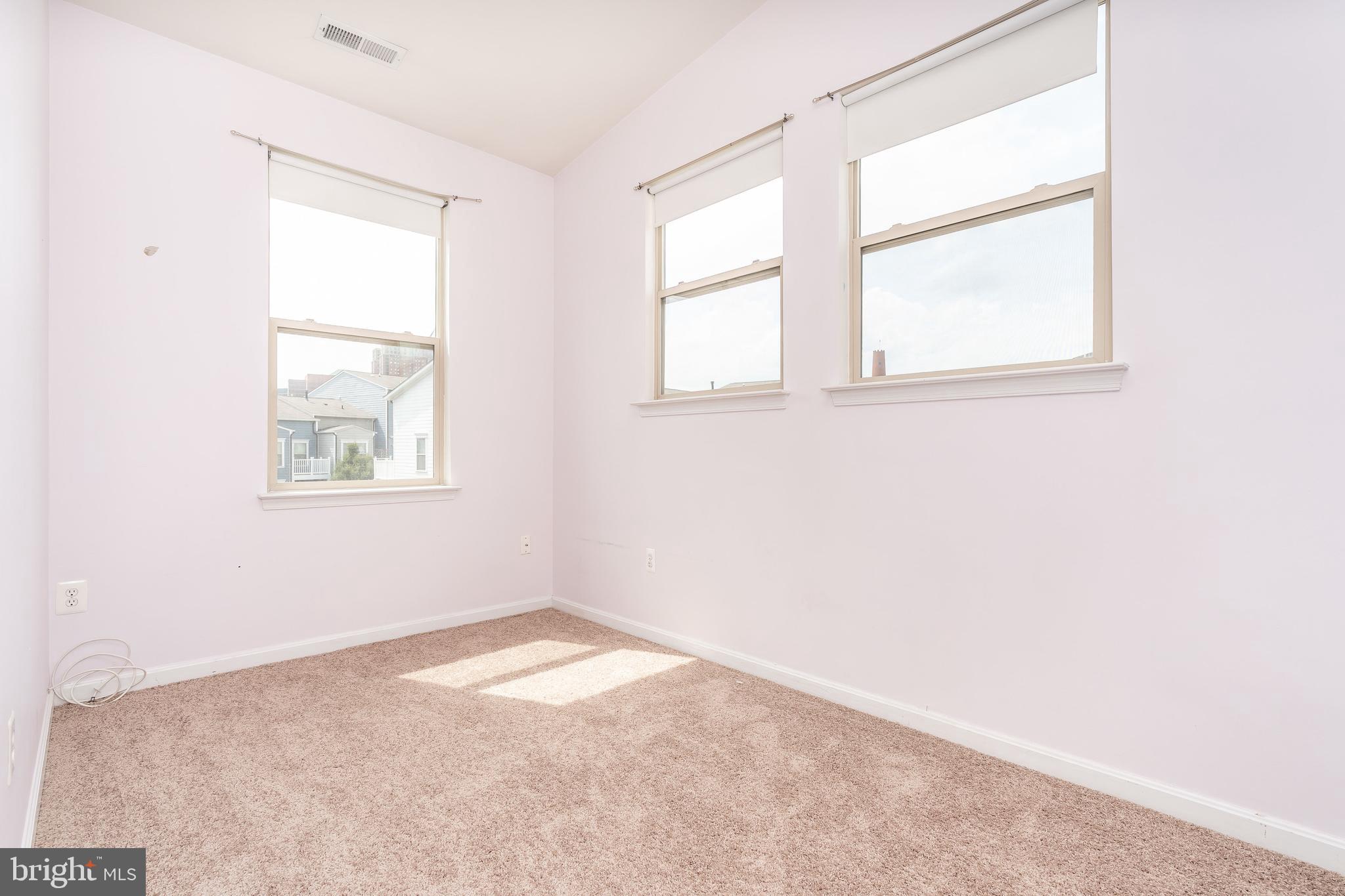 ALBEMARLE SQUARE - Residential Lease