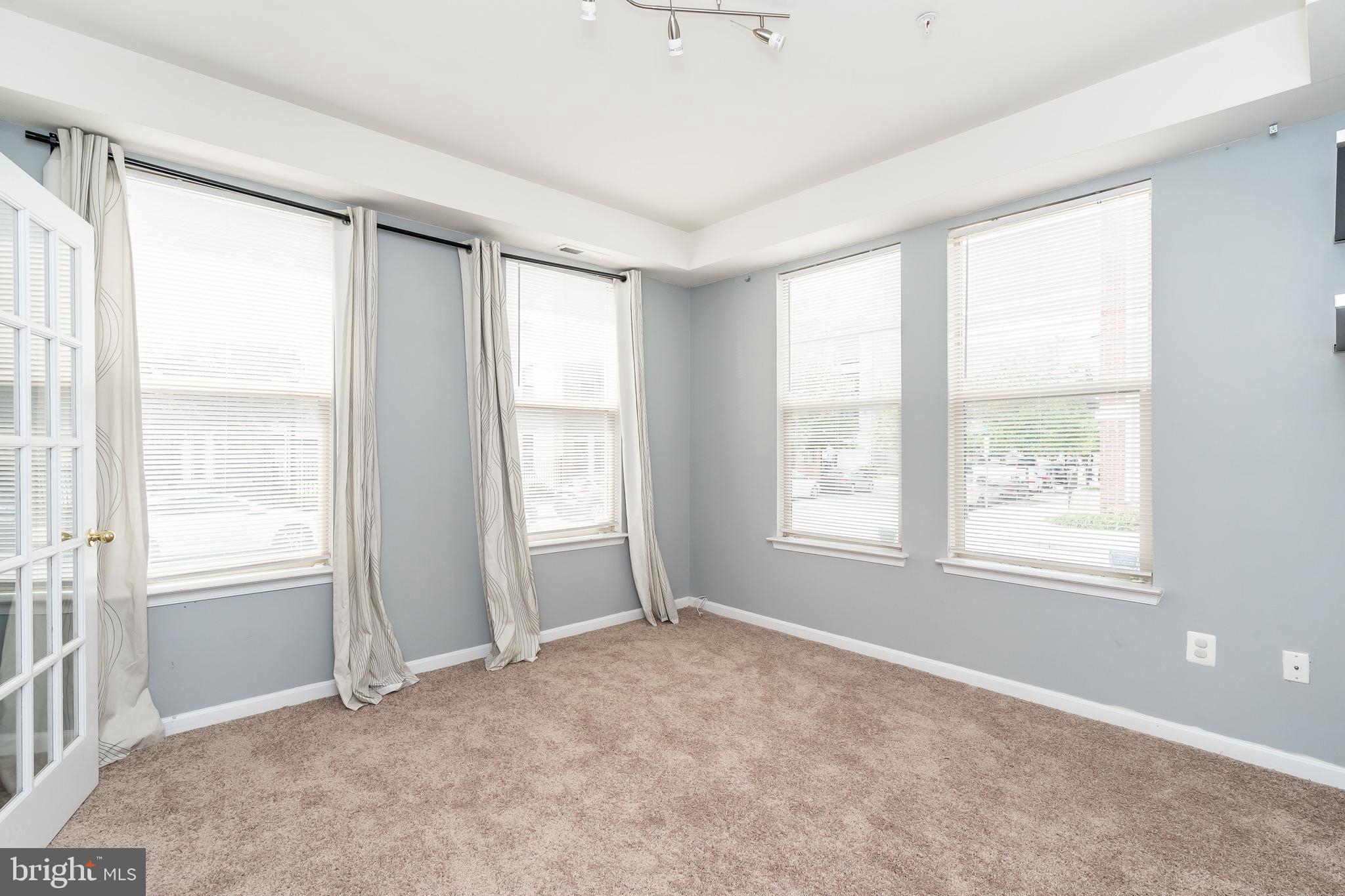 ALBEMARLE SQUARE - Residential Lease