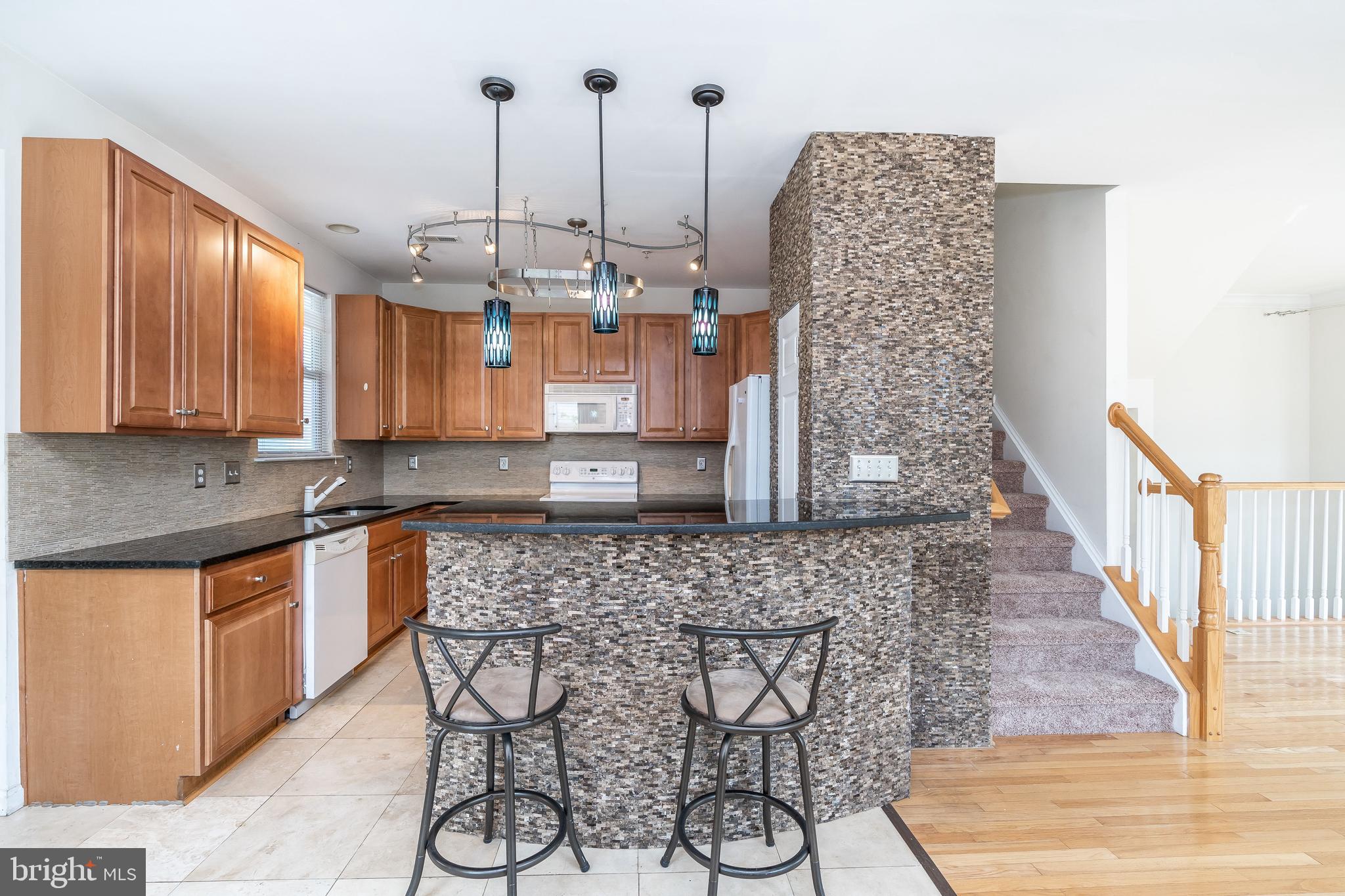 ALBEMARLE SQUARE - Residential Lease