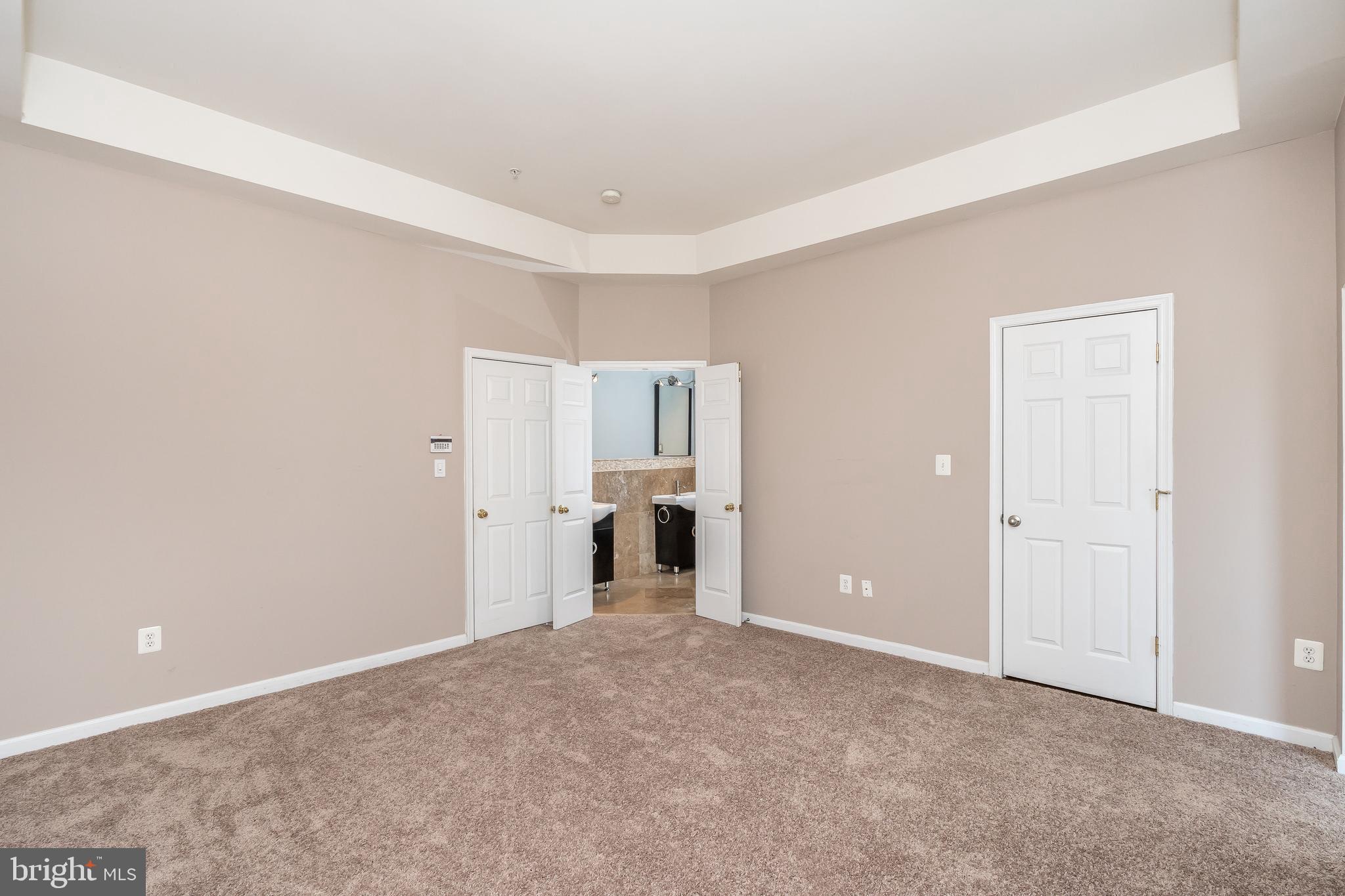 ALBEMARLE SQUARE - Residential Lease