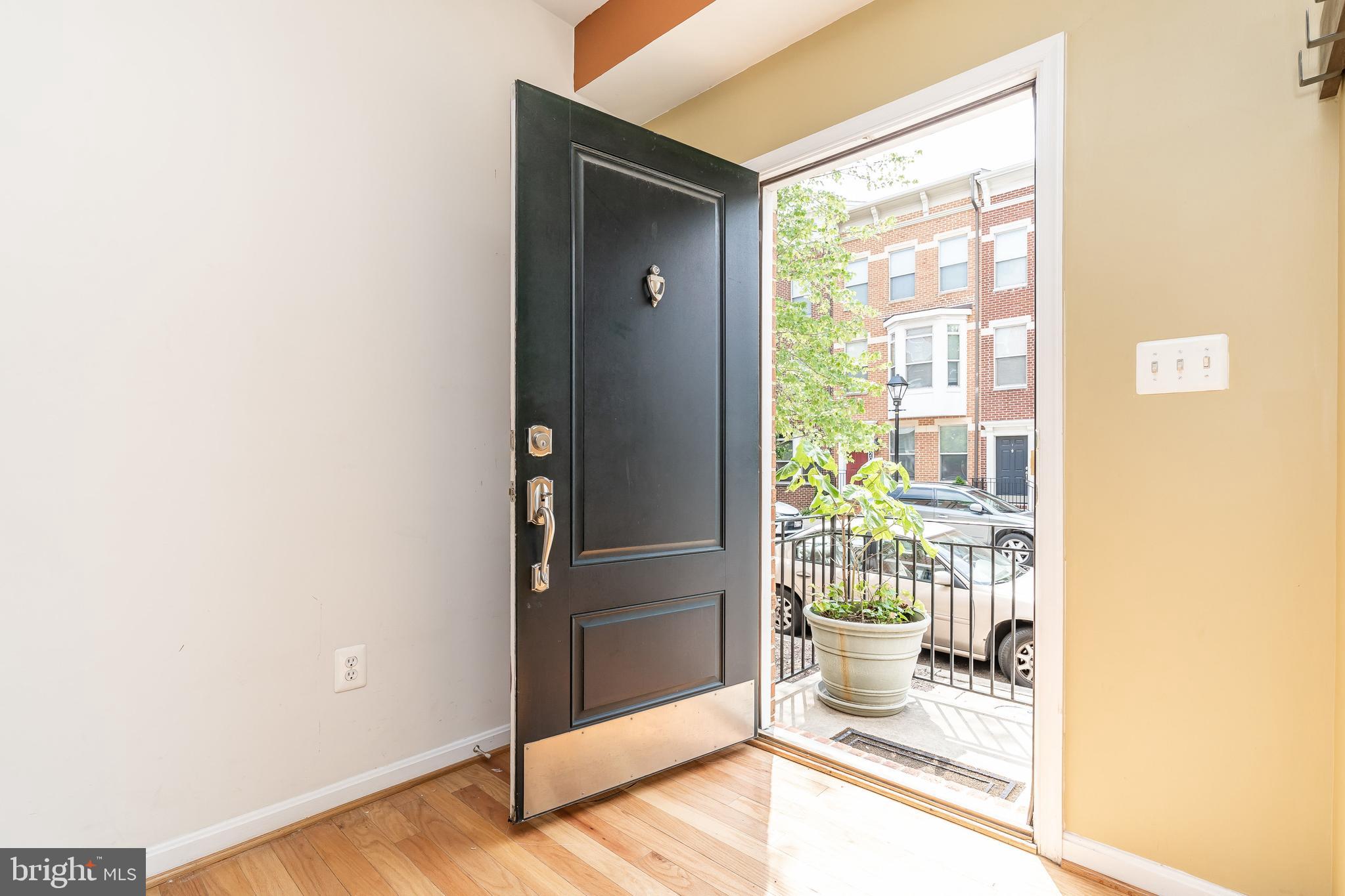 ALBEMARLE SQUARE - Residential Lease