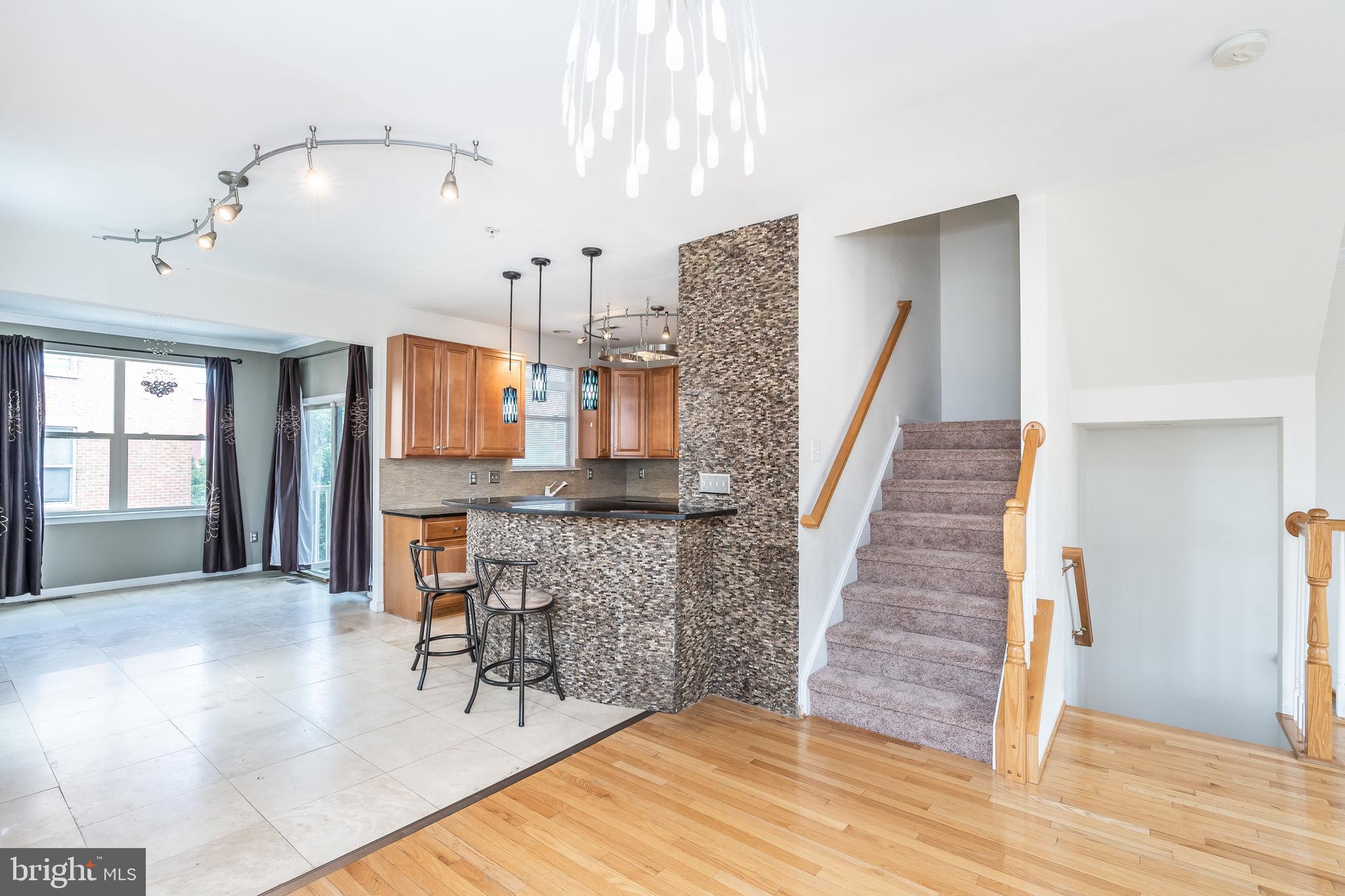 ALBEMARLE SQUARE - Residential Lease