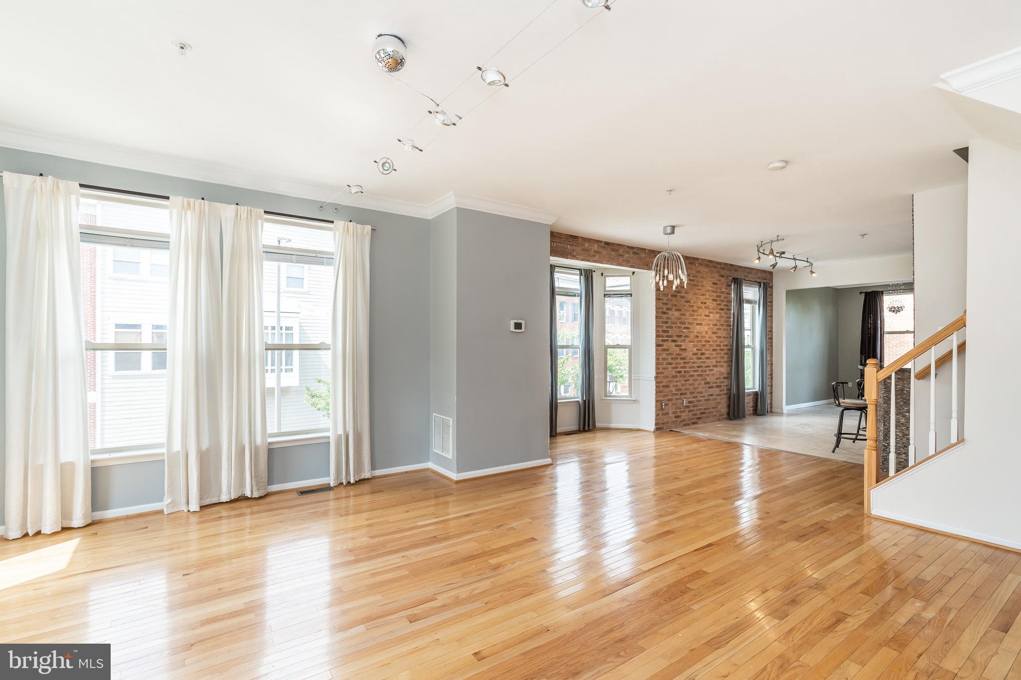 ALBEMARLE SQUARE - Residential Lease