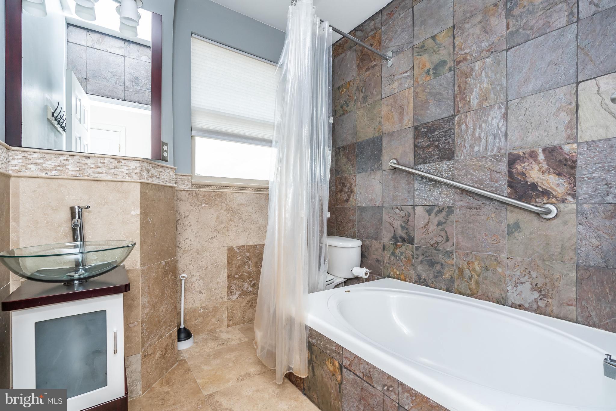 ALBEMARLE SQUARE - Residential Lease