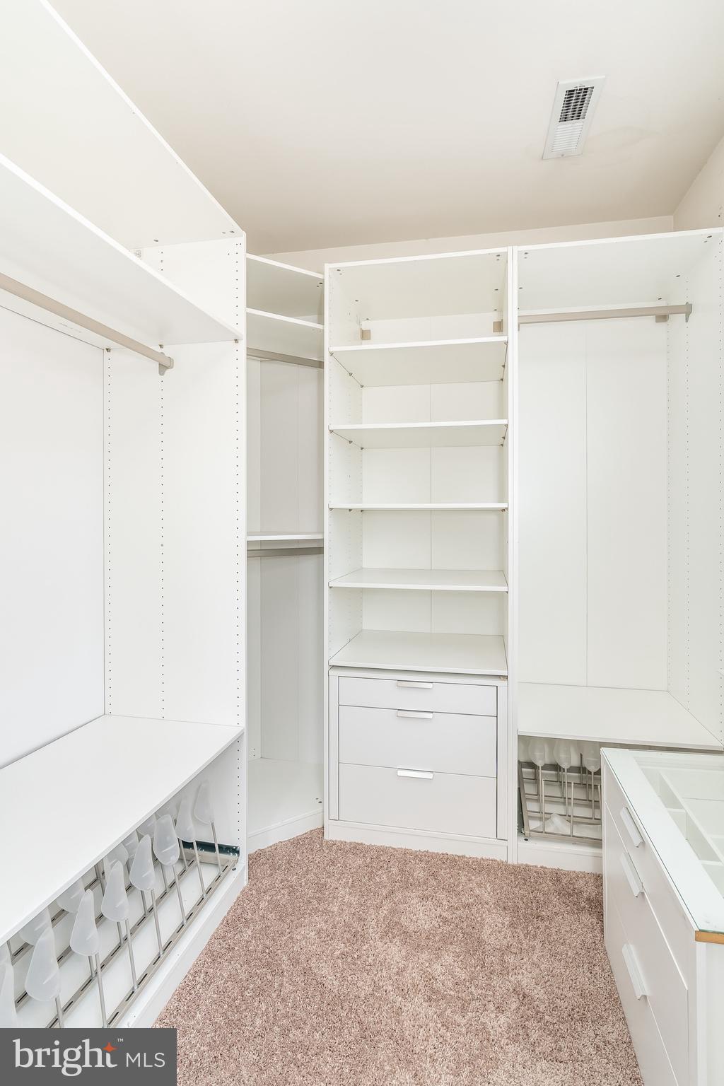 ALBEMARLE SQUARE - Residential Lease