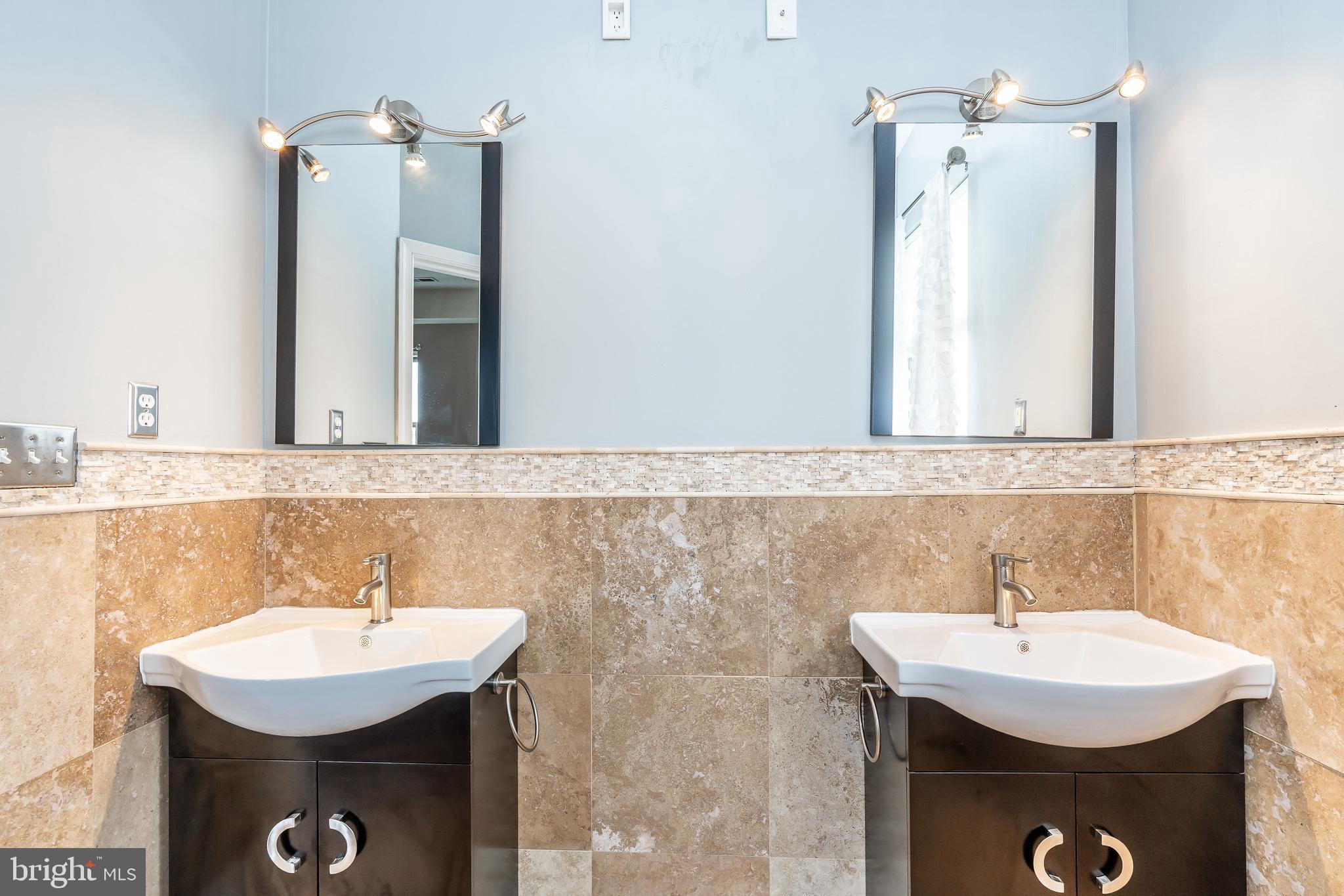 ALBEMARLE SQUARE - Residential Lease