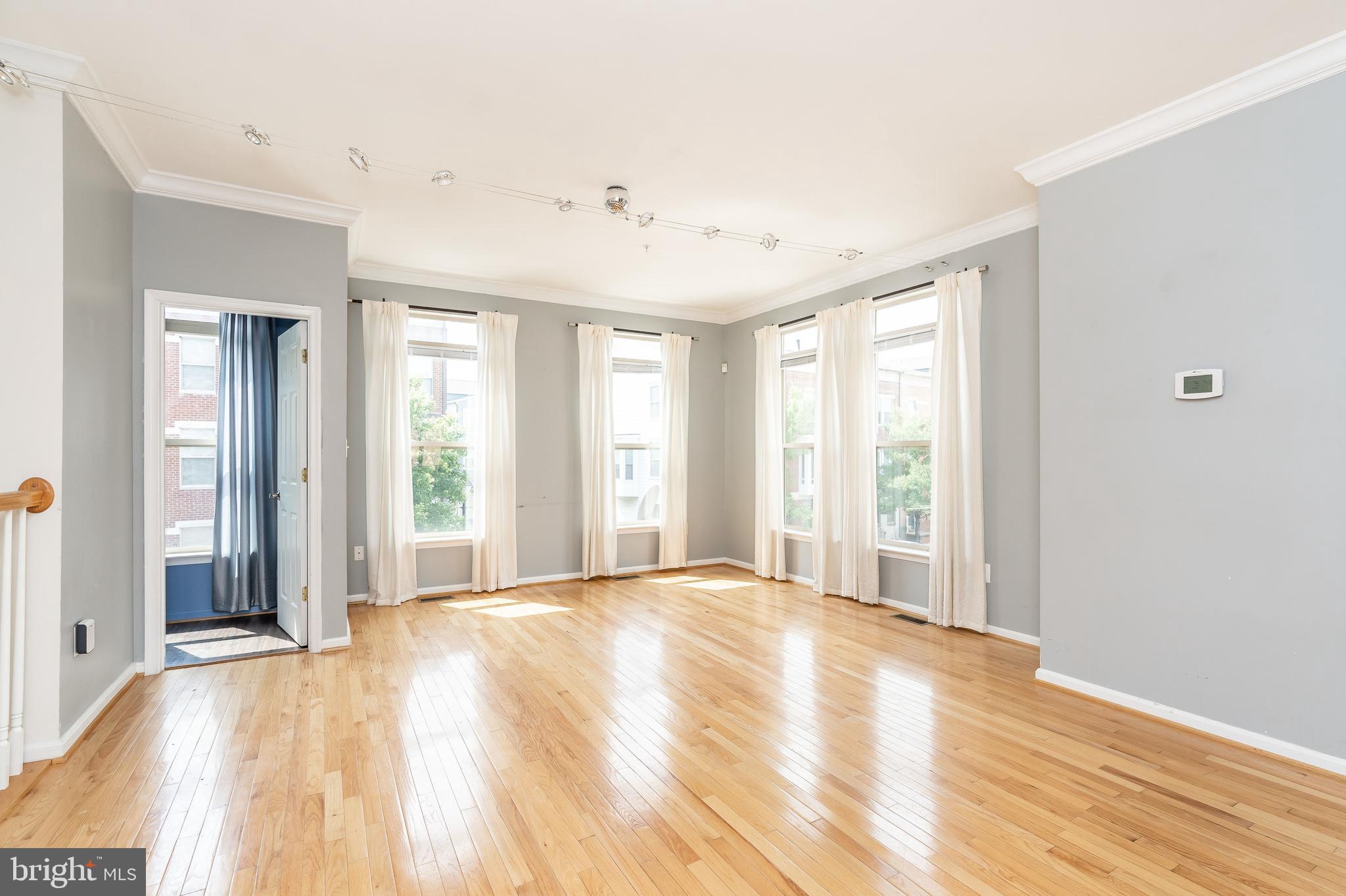 ALBEMARLE SQUARE - Residential Lease